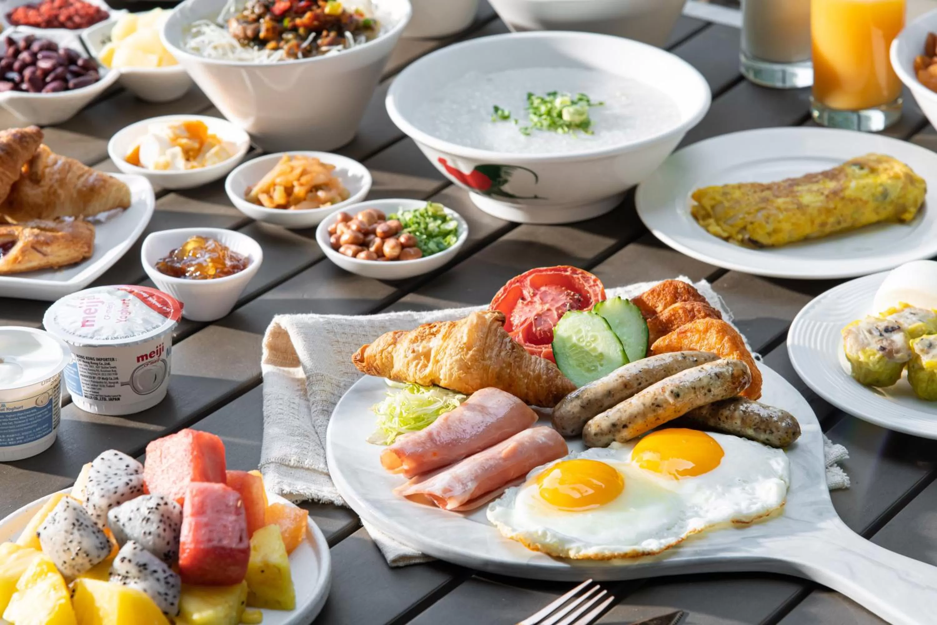 Breakfast in Regal Riverside Hotel