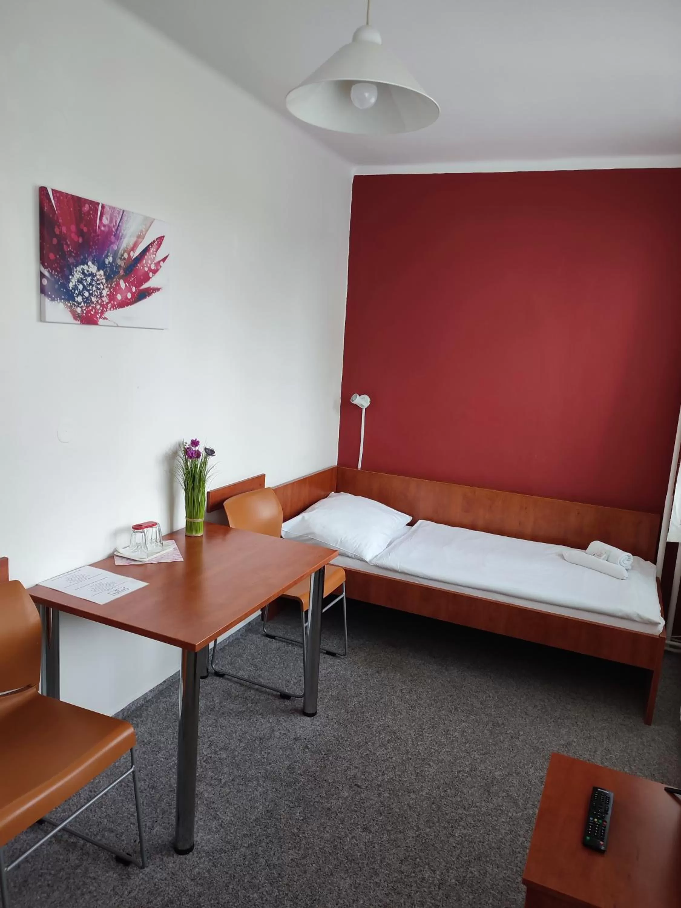 Bed in BEST Hotel Garni