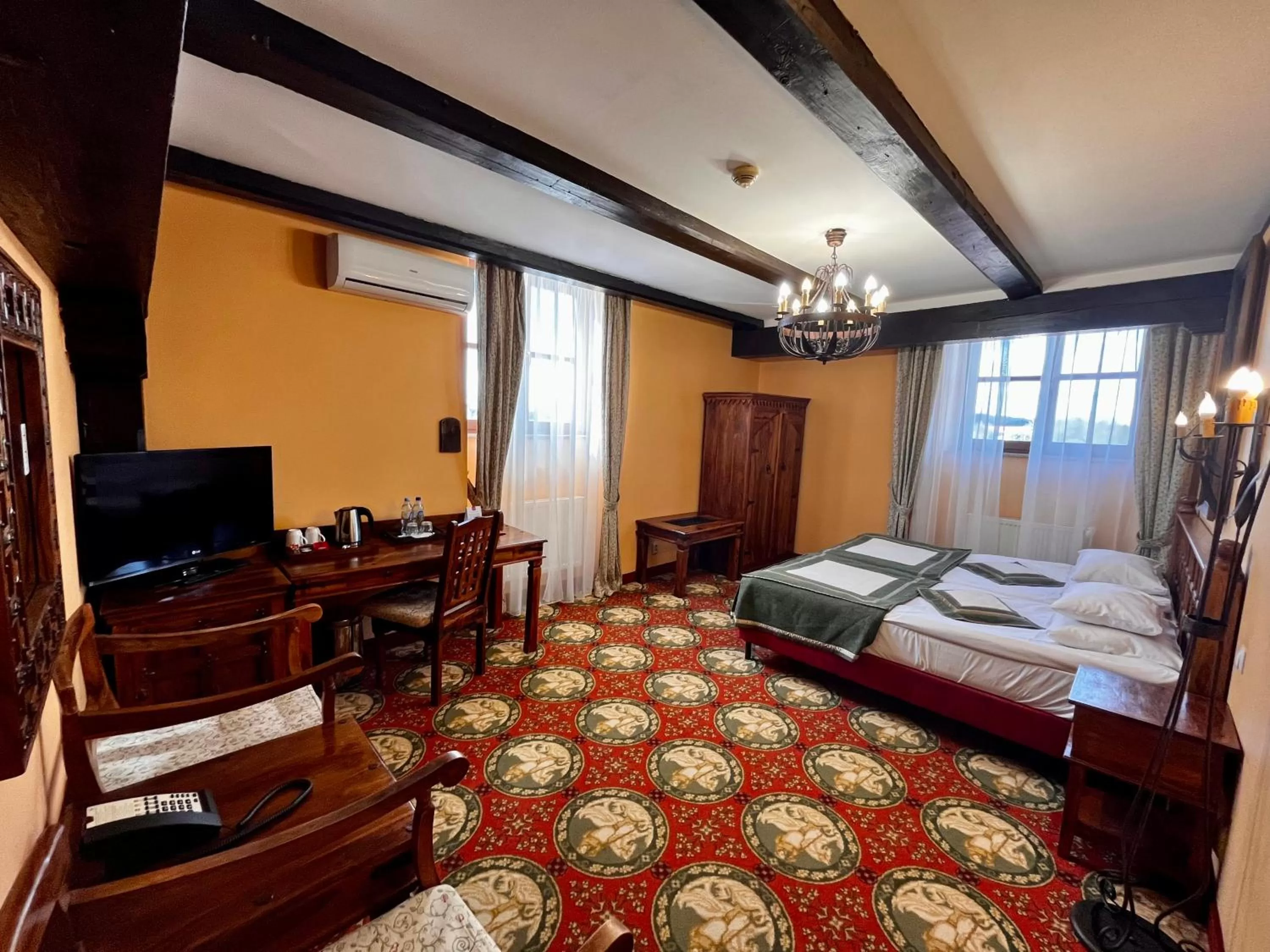 Photo of the whole room, Bed in Hotel Zamek Ryn