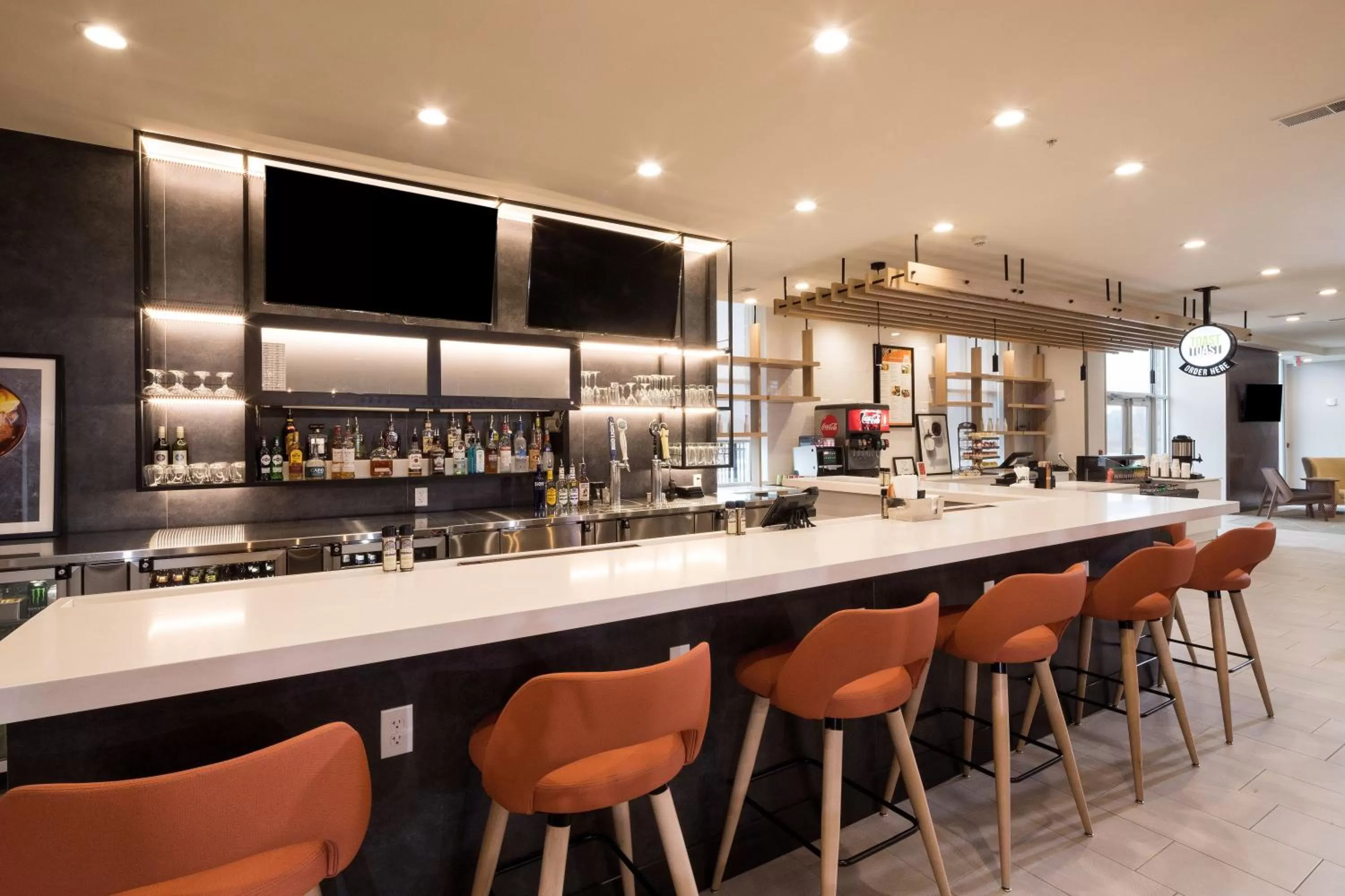 Lounge or bar in Holiday Inn - Kalamazoo West by IHG