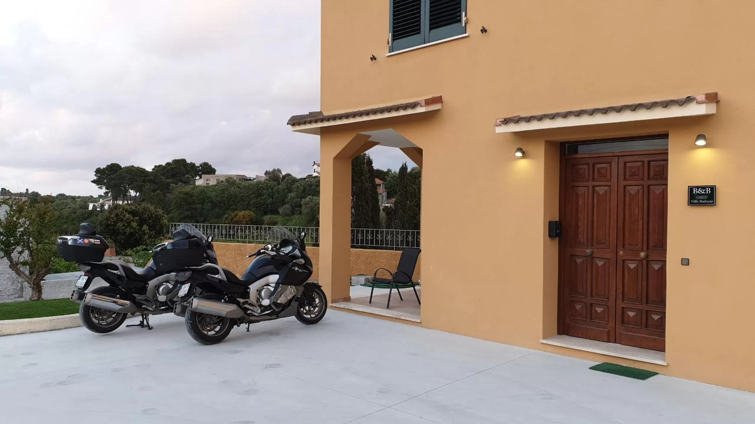 Property building in Villa Malvasio Pool and Jacuzzi Room Sassari