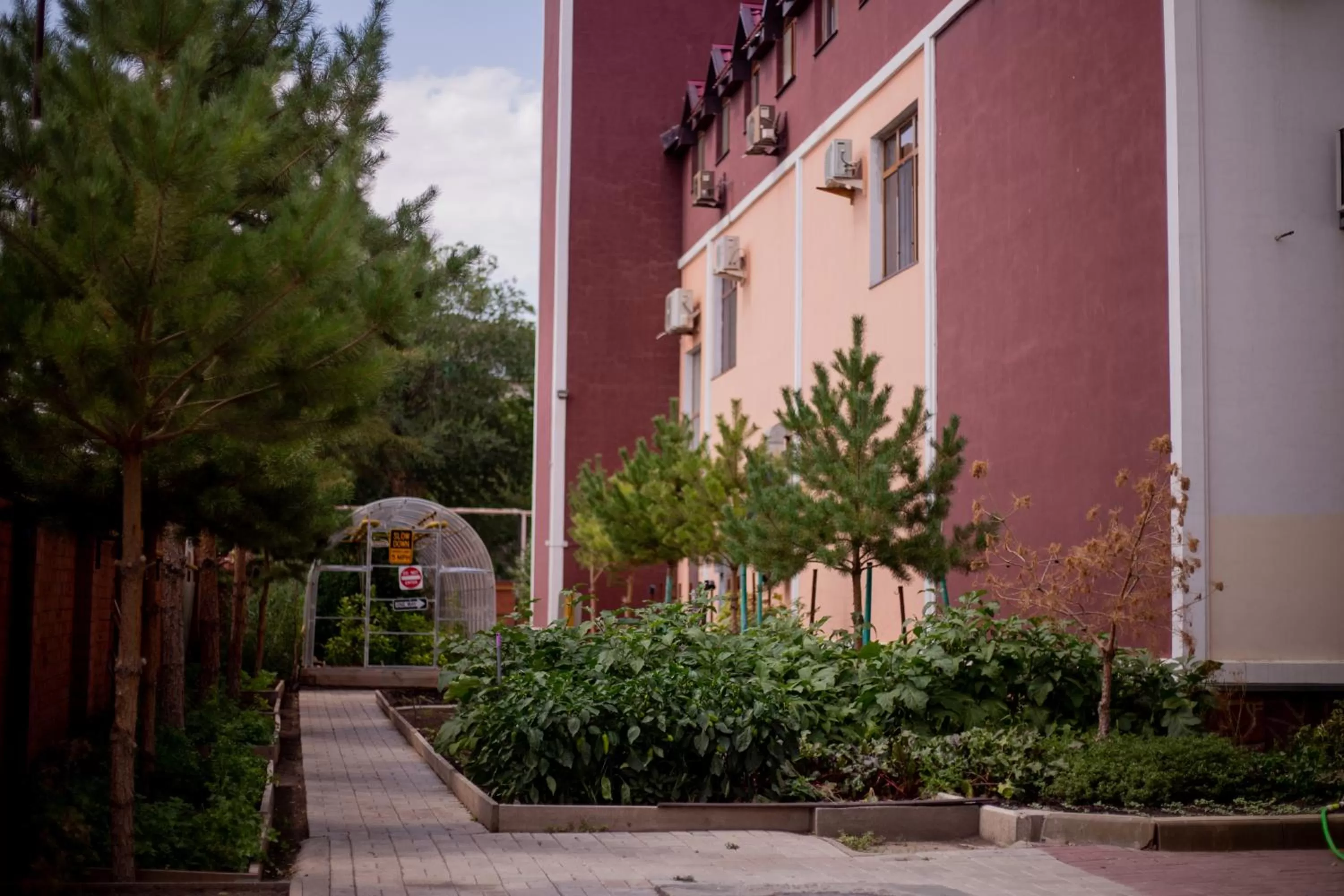 Garden view in Amsterdam Hotel Aktobe