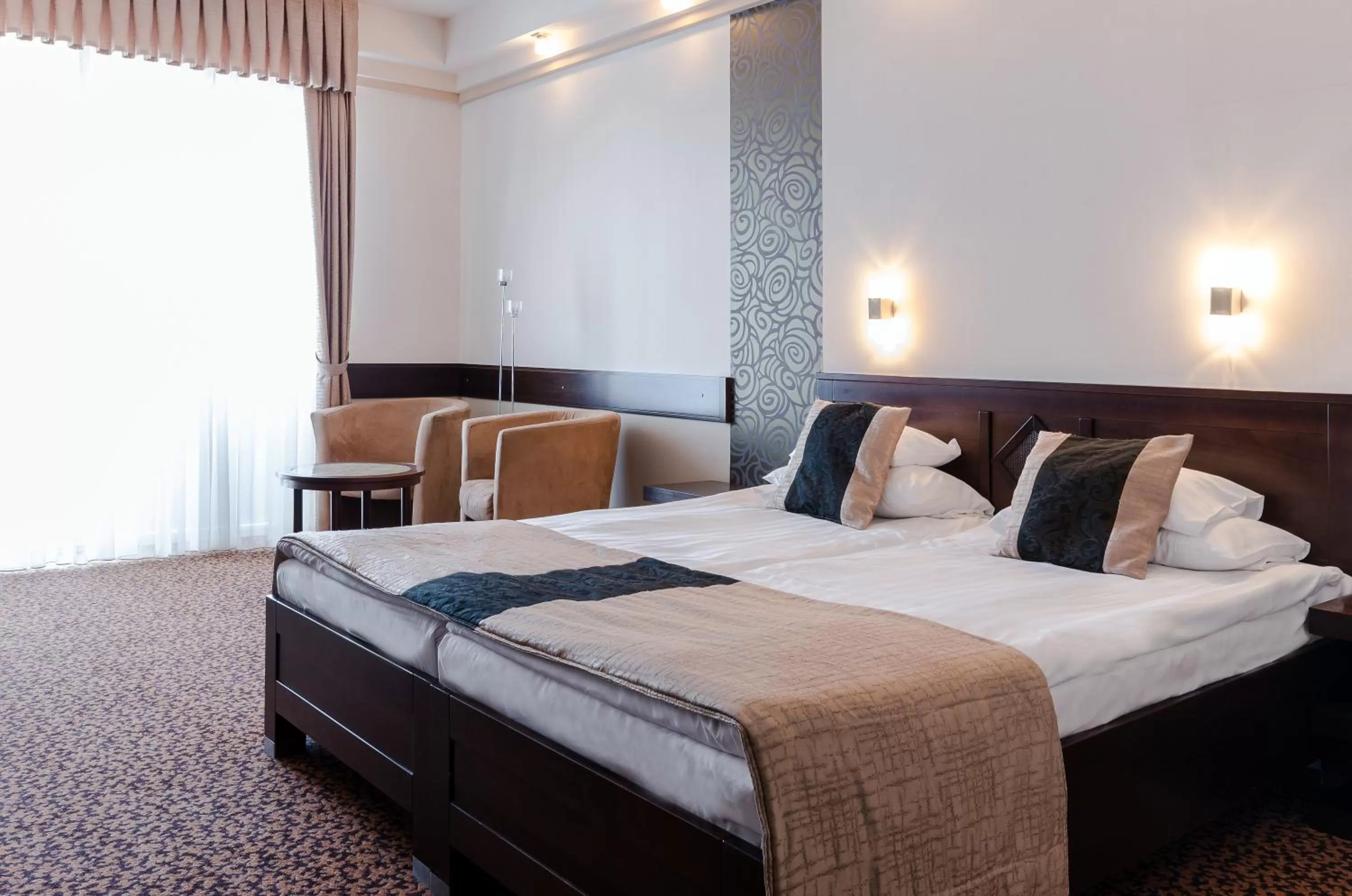 Bedroom, Bed in Hunguest Hotel Apollo