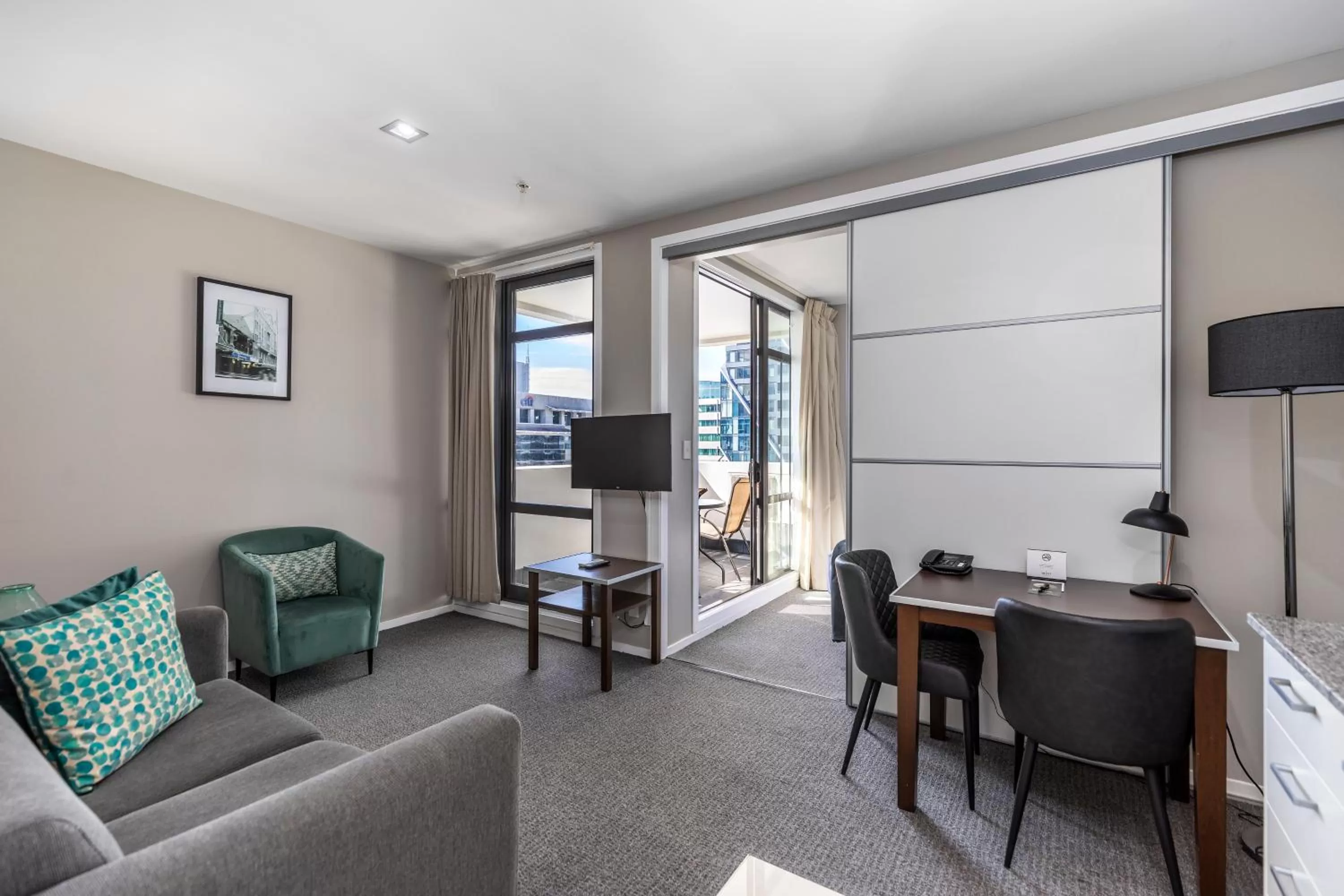 TV and multimedia in Quest on Queen Serviced Apartments