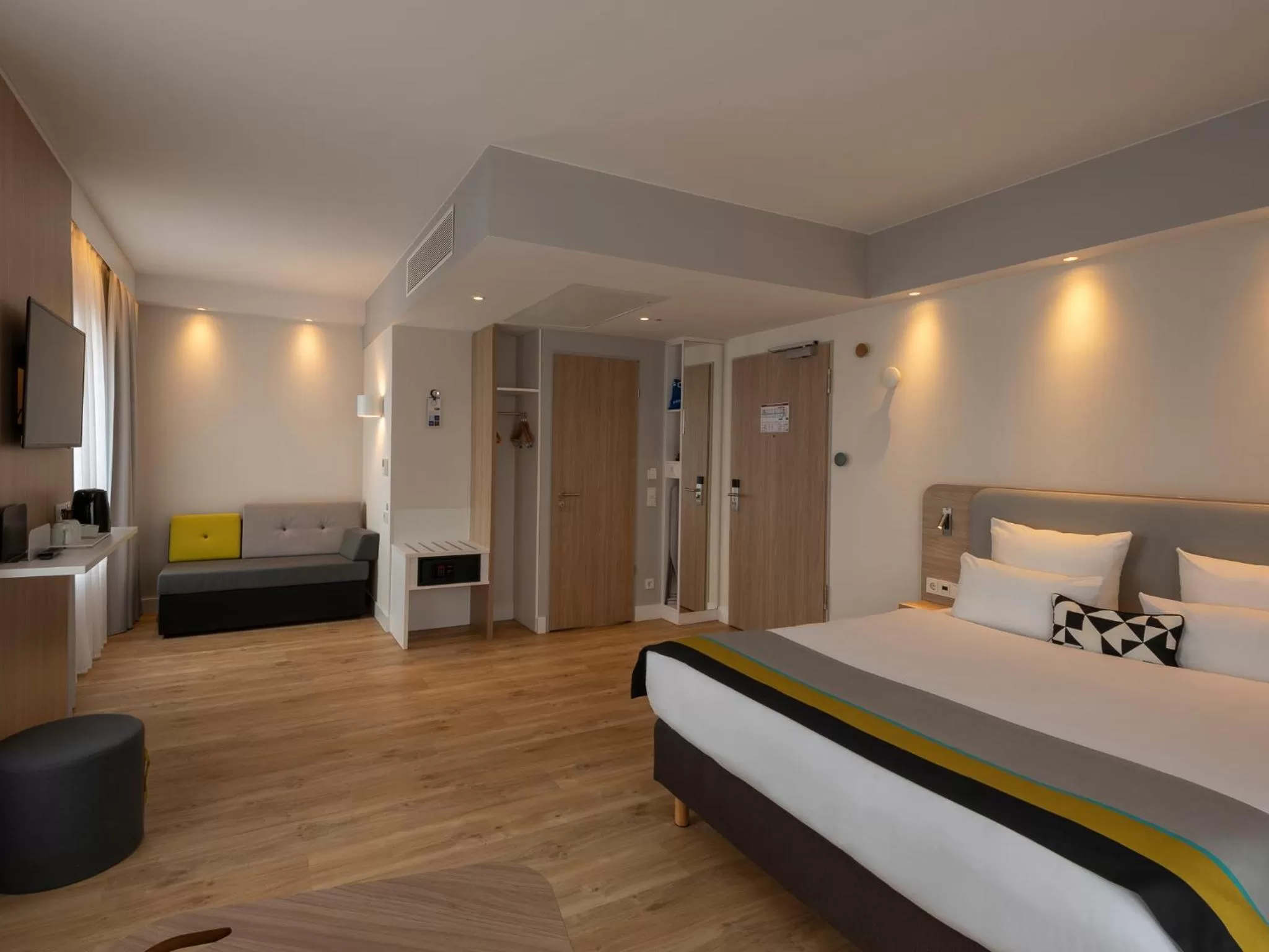 Bed in Holiday Inn Express Munich - City East by IHG