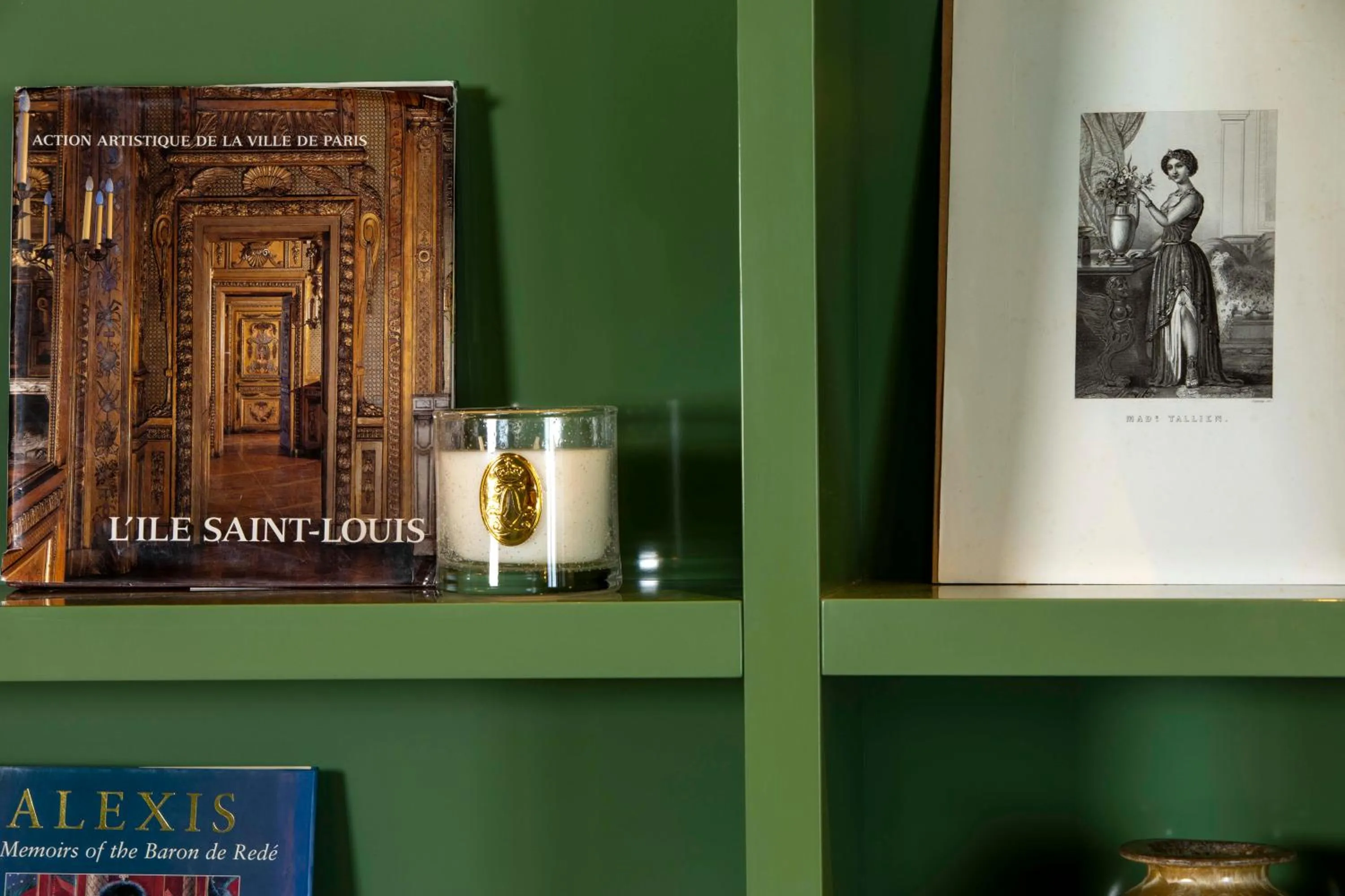 Library in Hotel des Deux-Iles - Notre-Dame