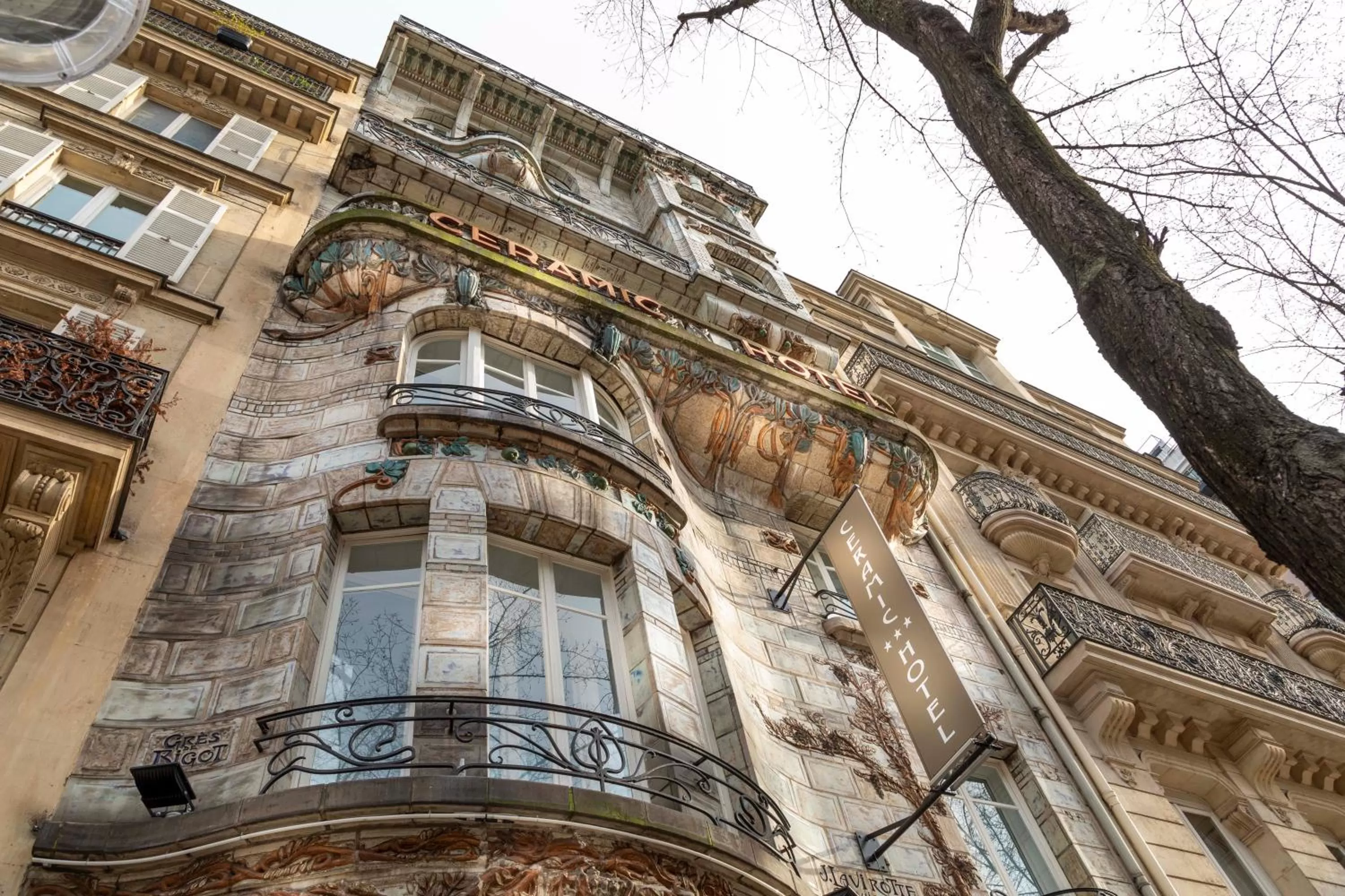 Property building in Elysées Ceramic