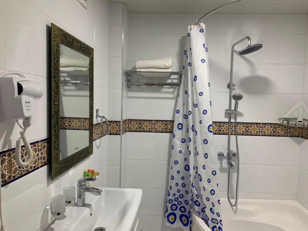 Shower in As-Salam Boutique Hotel