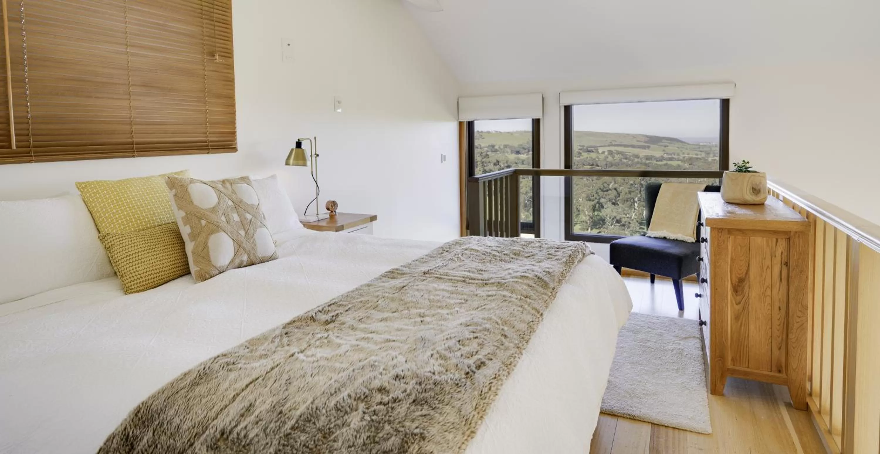 Bedroom, Bed in Seascape Retreat