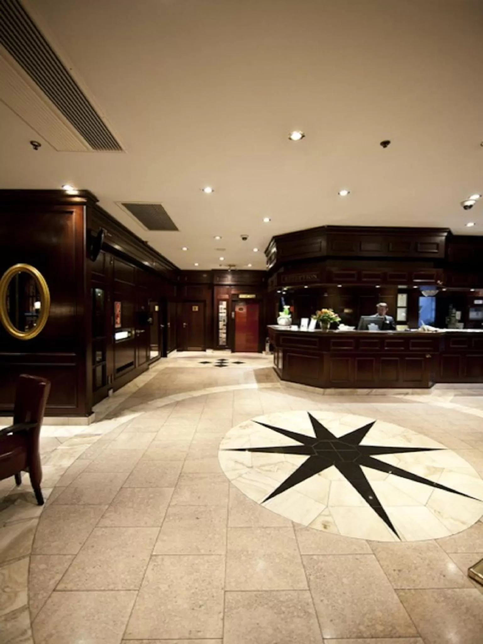 Lobby or reception in Sachsenwald Hotel Reinbek