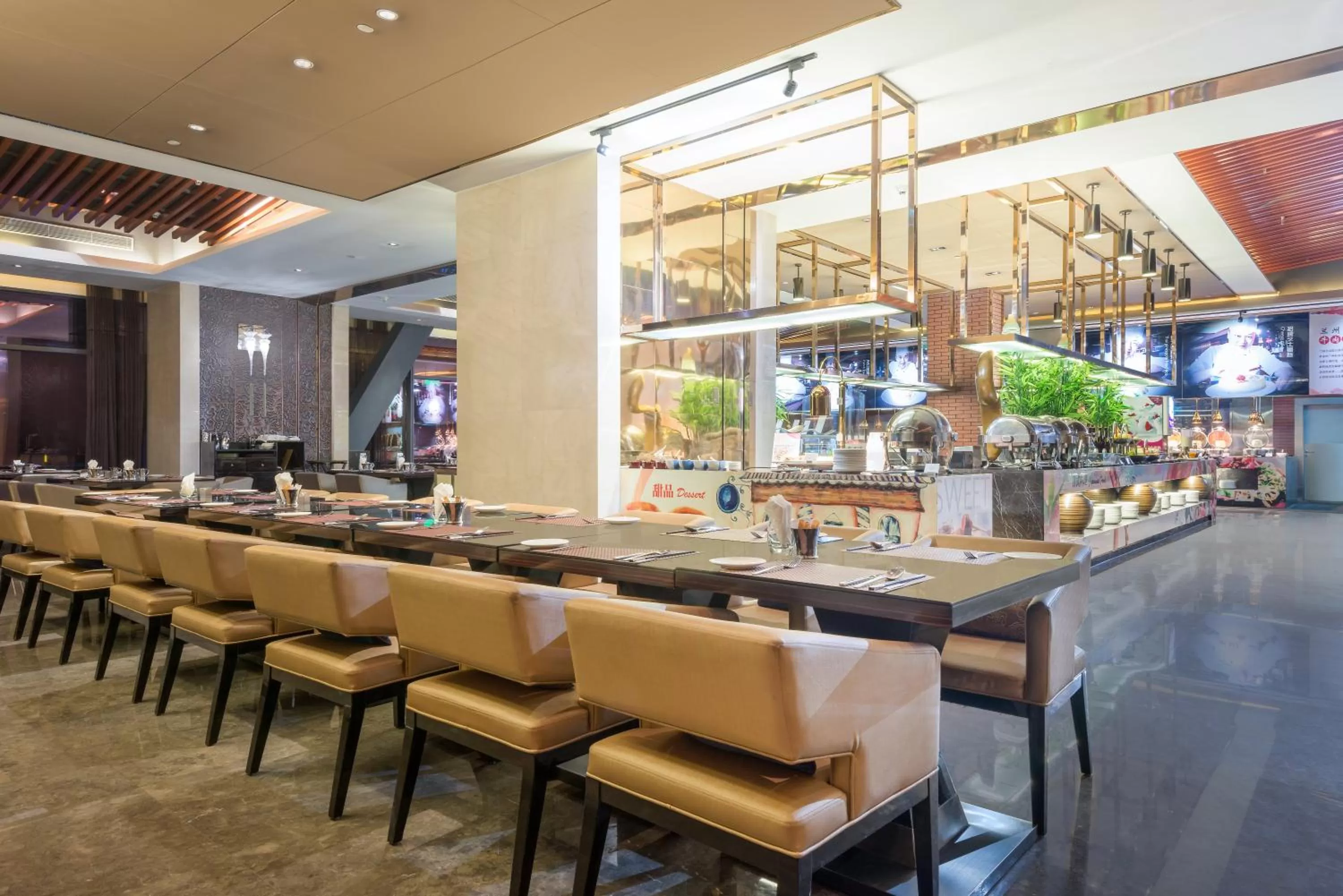 Restaurant/places to eat in Crowne Plaza Hotel Lanzhou by IHG