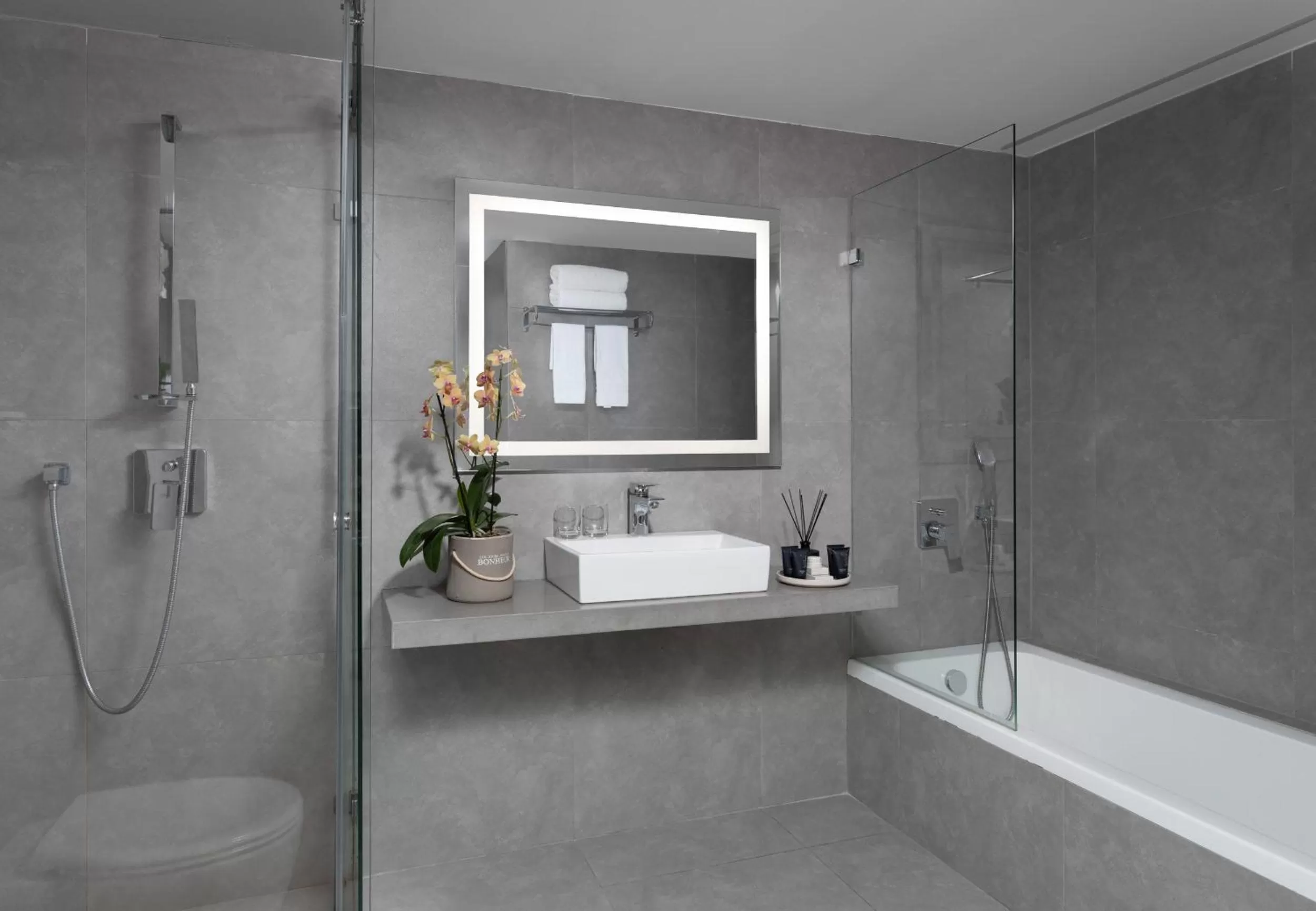 Shower in Sea Executive Suites