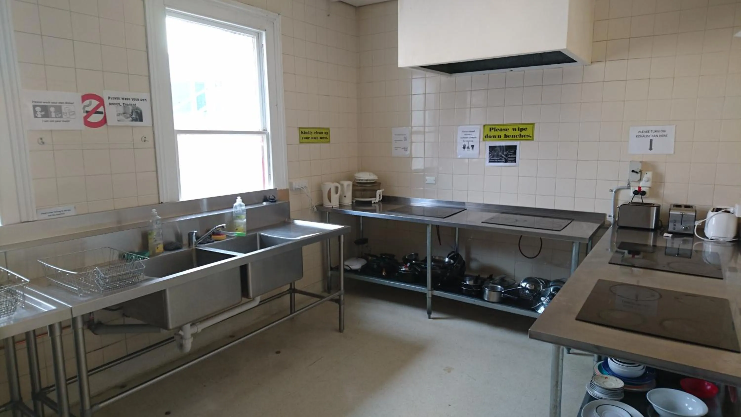 Backpackers Imperial Hotel