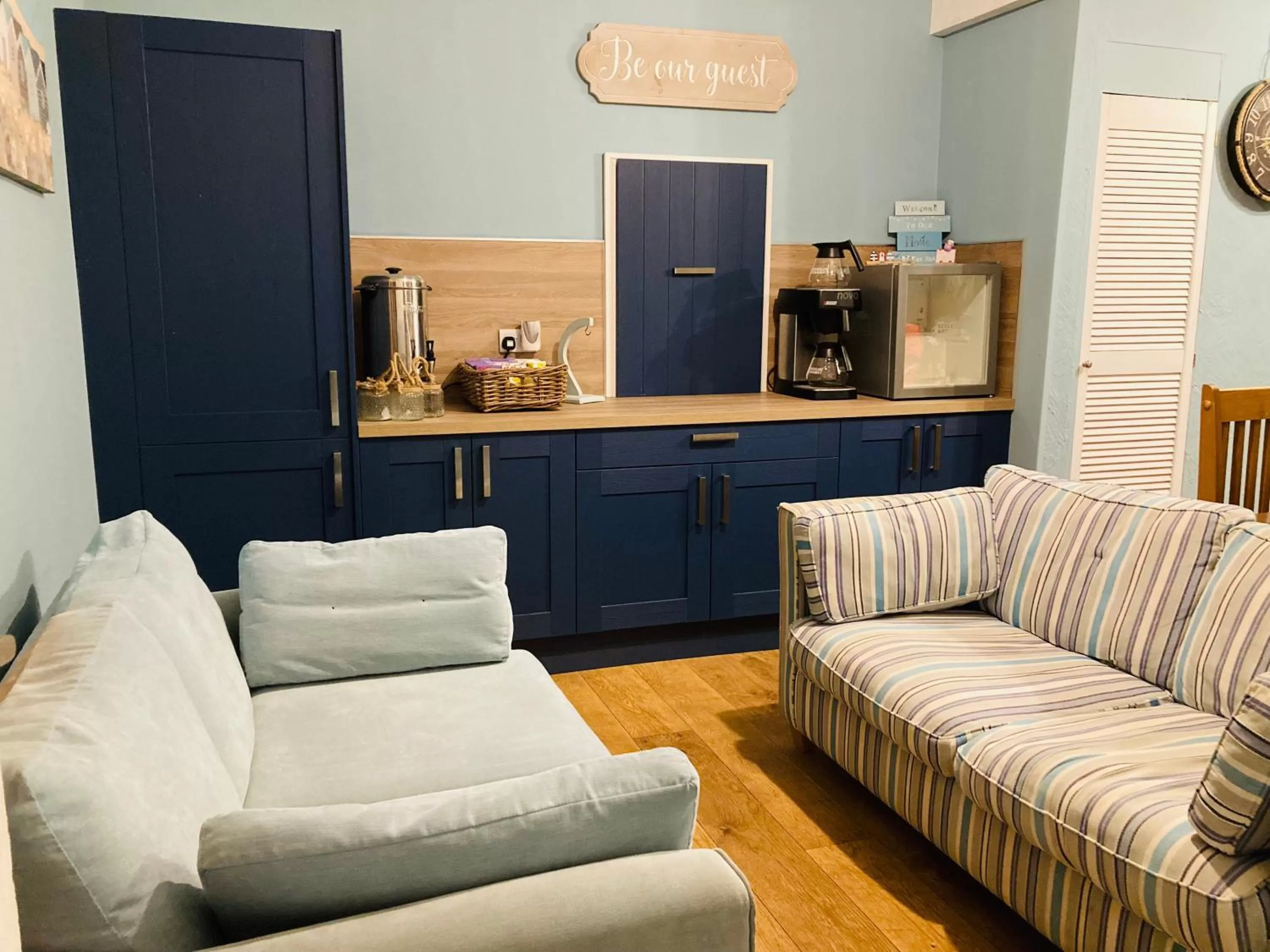 Communal lounge/ TV room, Seating Area in The Wentworth Guest House