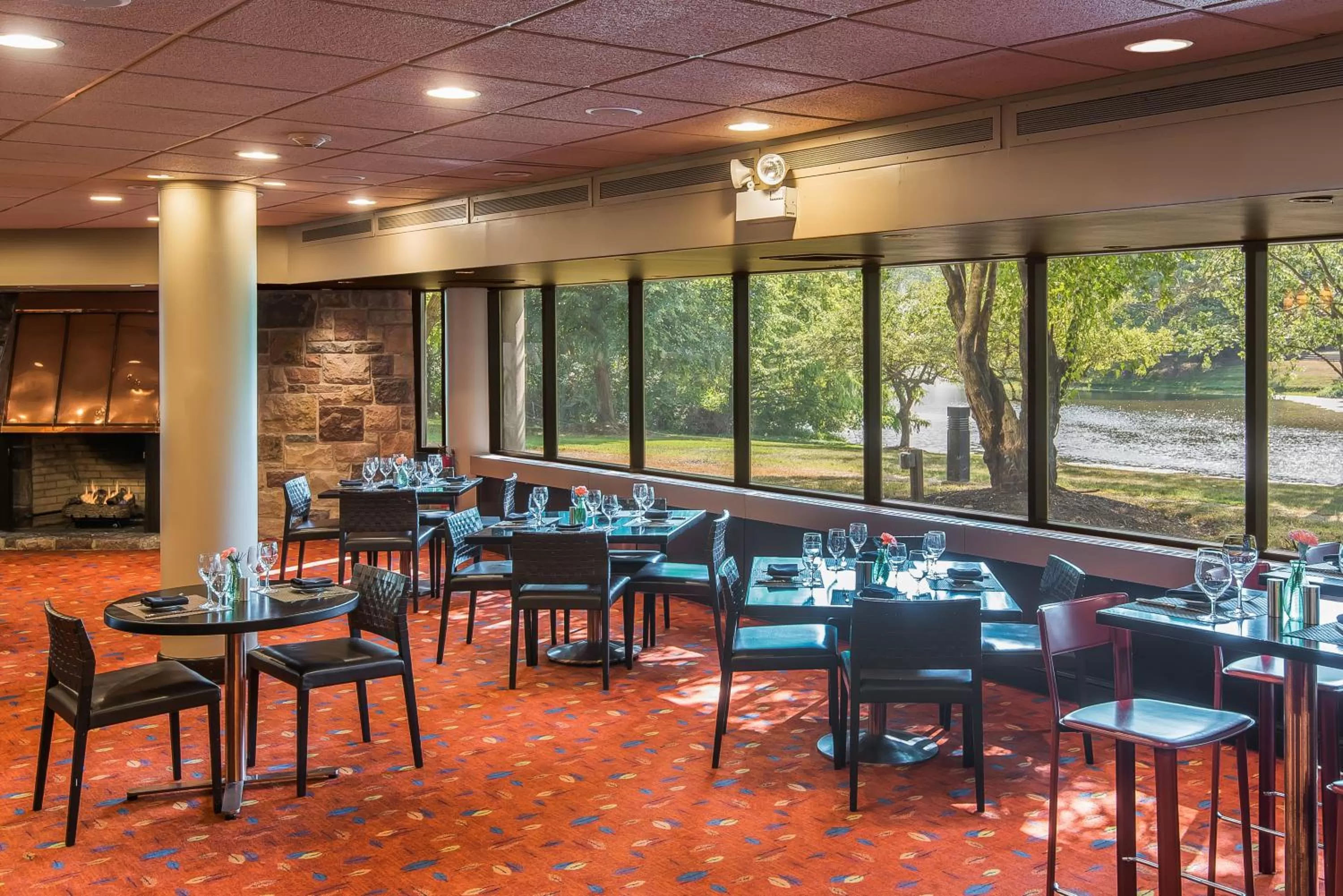 Restaurant/places to eat in Holiday Inn Express Princeton Southeast by IHG