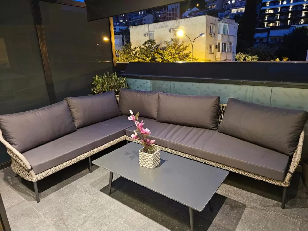 Balcony/Terrace, Seating Area in Apartments PERLA Budva