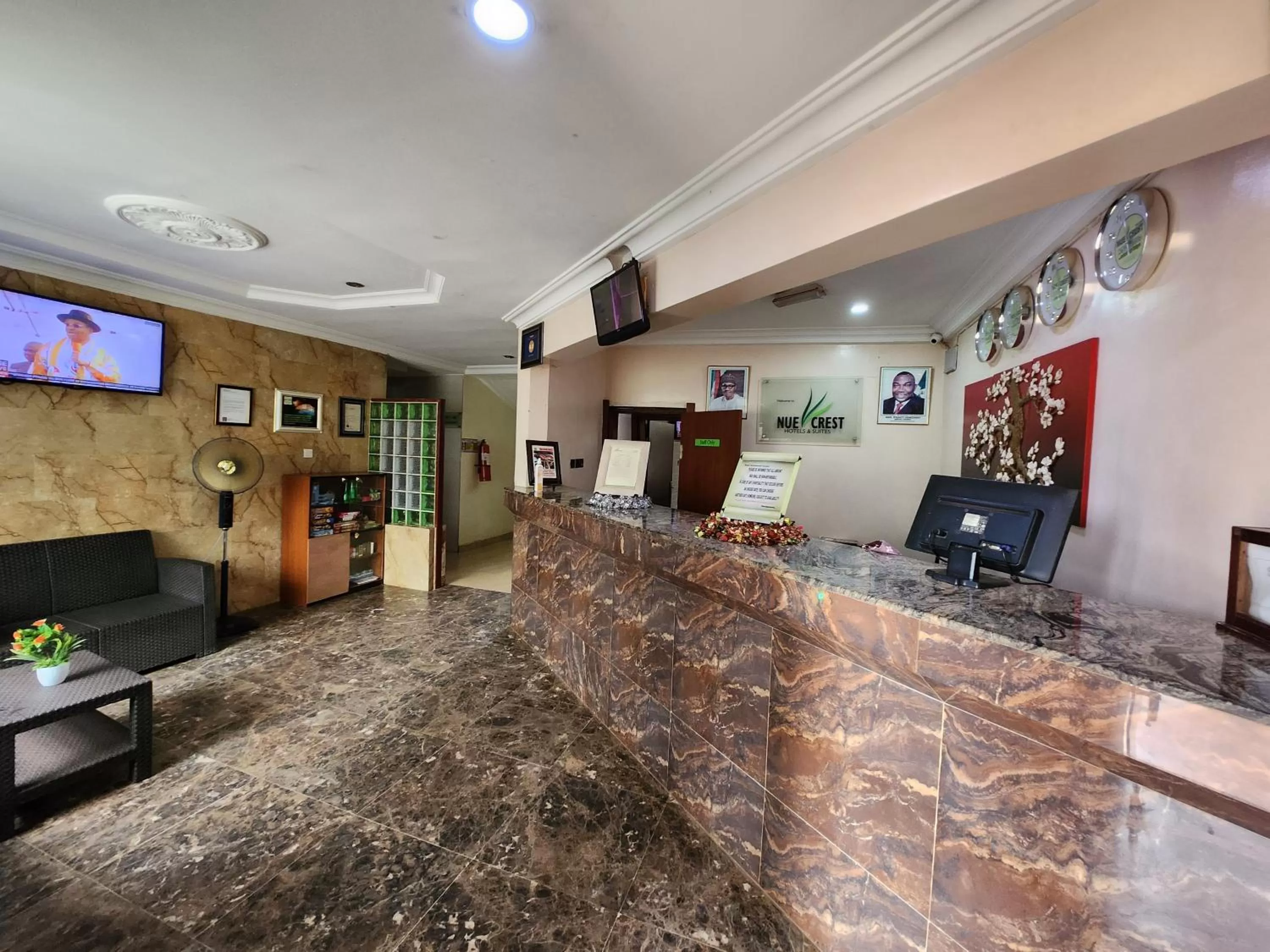 Nue-Crest Hotels & Suites