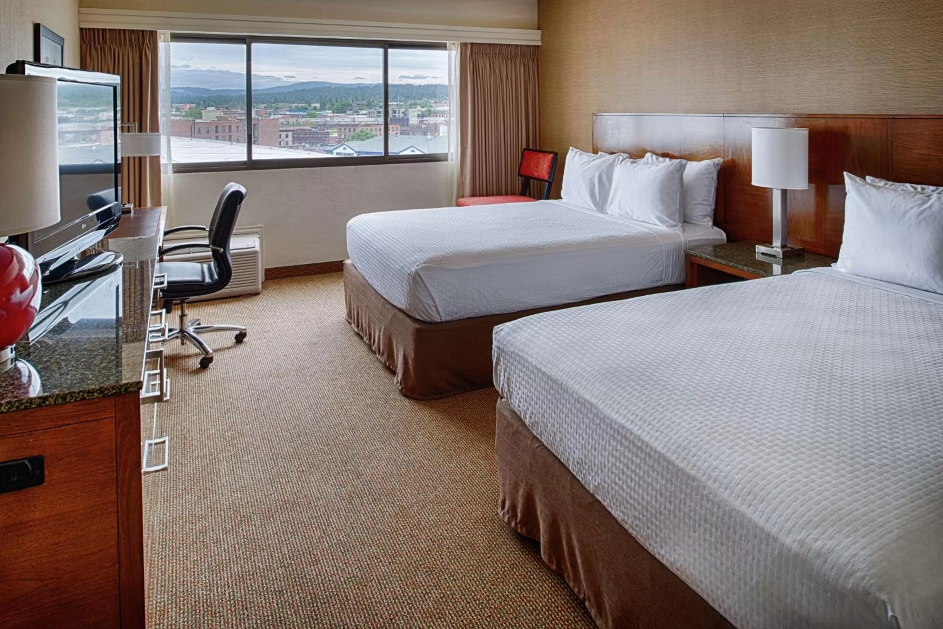 Bedroom, Bed in DoubleTree by Hilton Spokane City Center