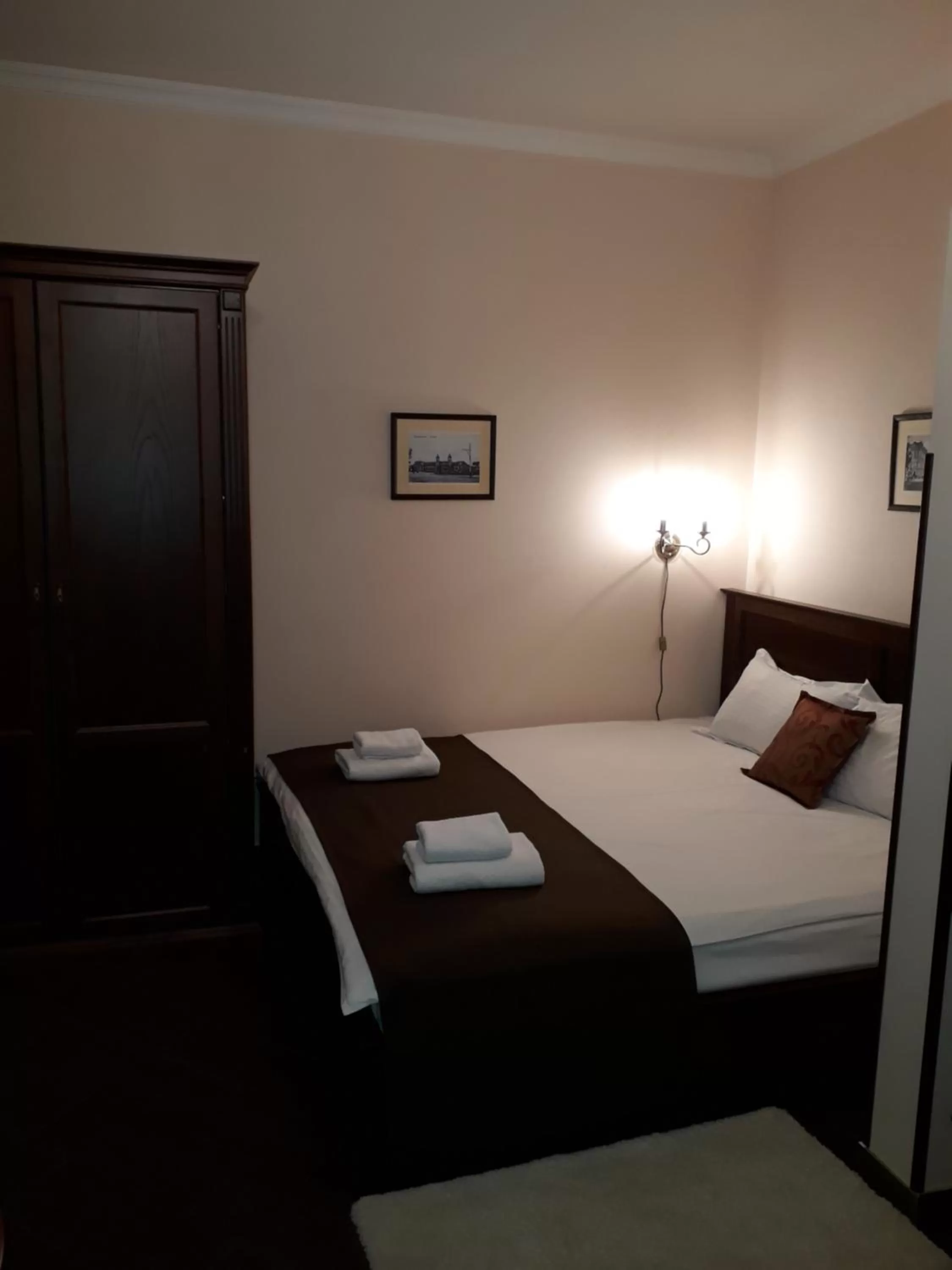 Bed in Sicheslav Ekaterinoslav