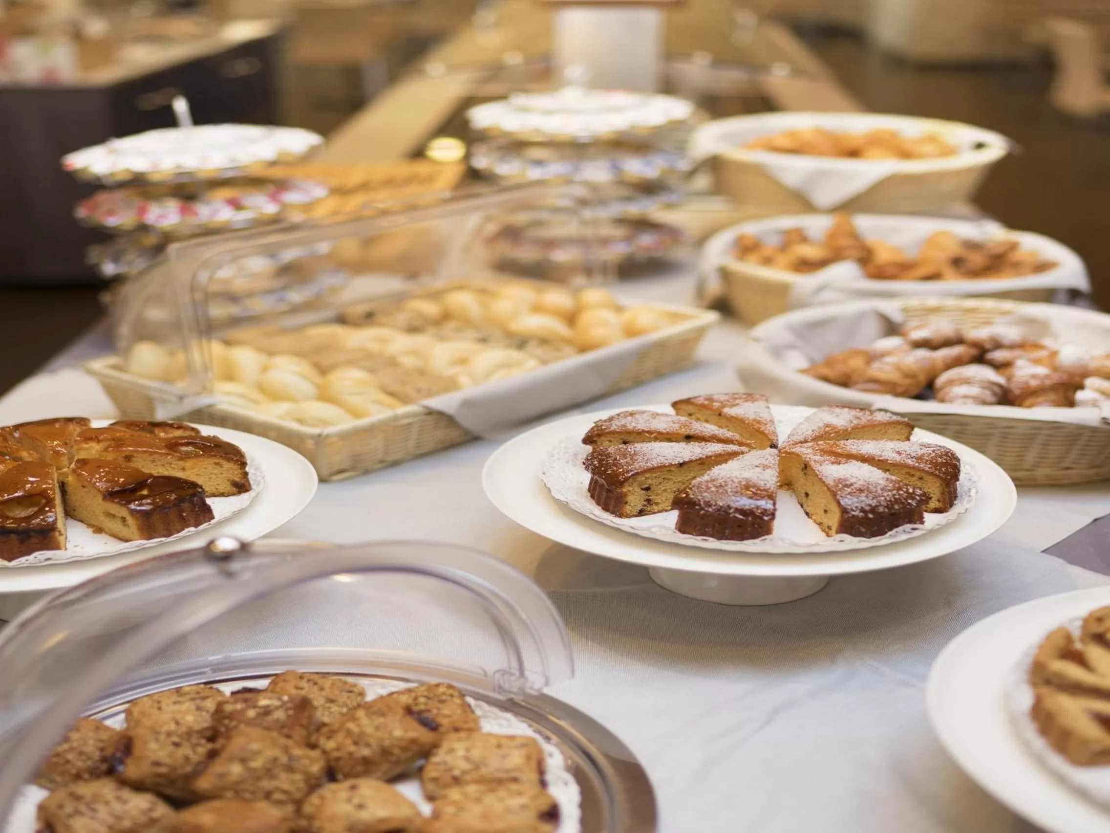 Buffet breakfast in Hotel Cube