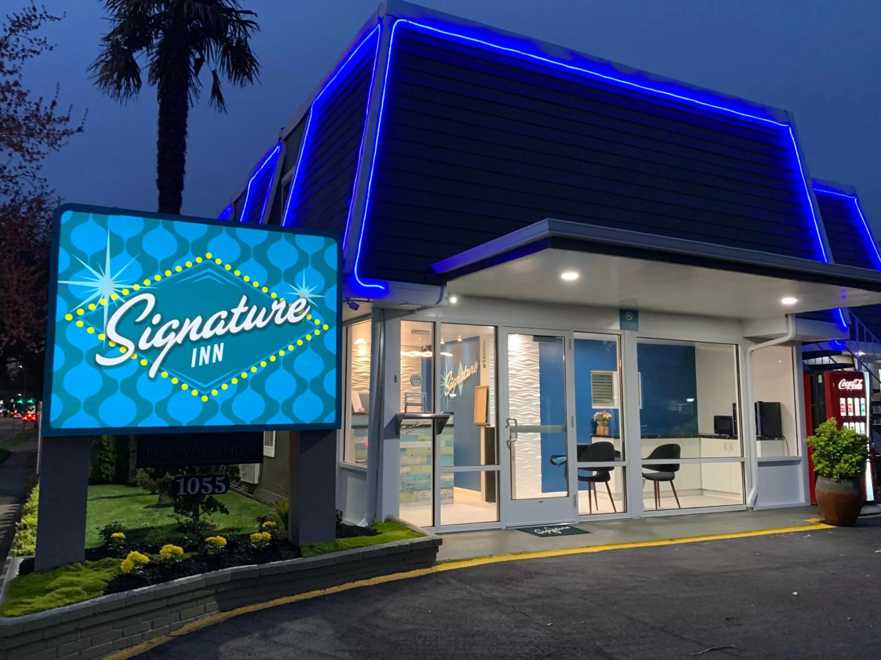 Property building in Signature Inn Eugene