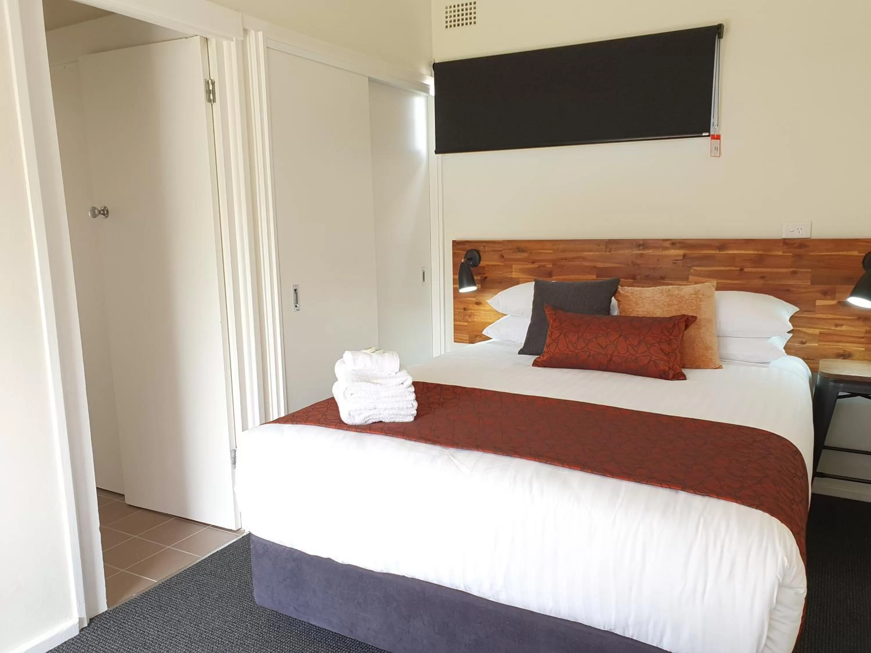 Bed in Black Sheep Motel Goulburn