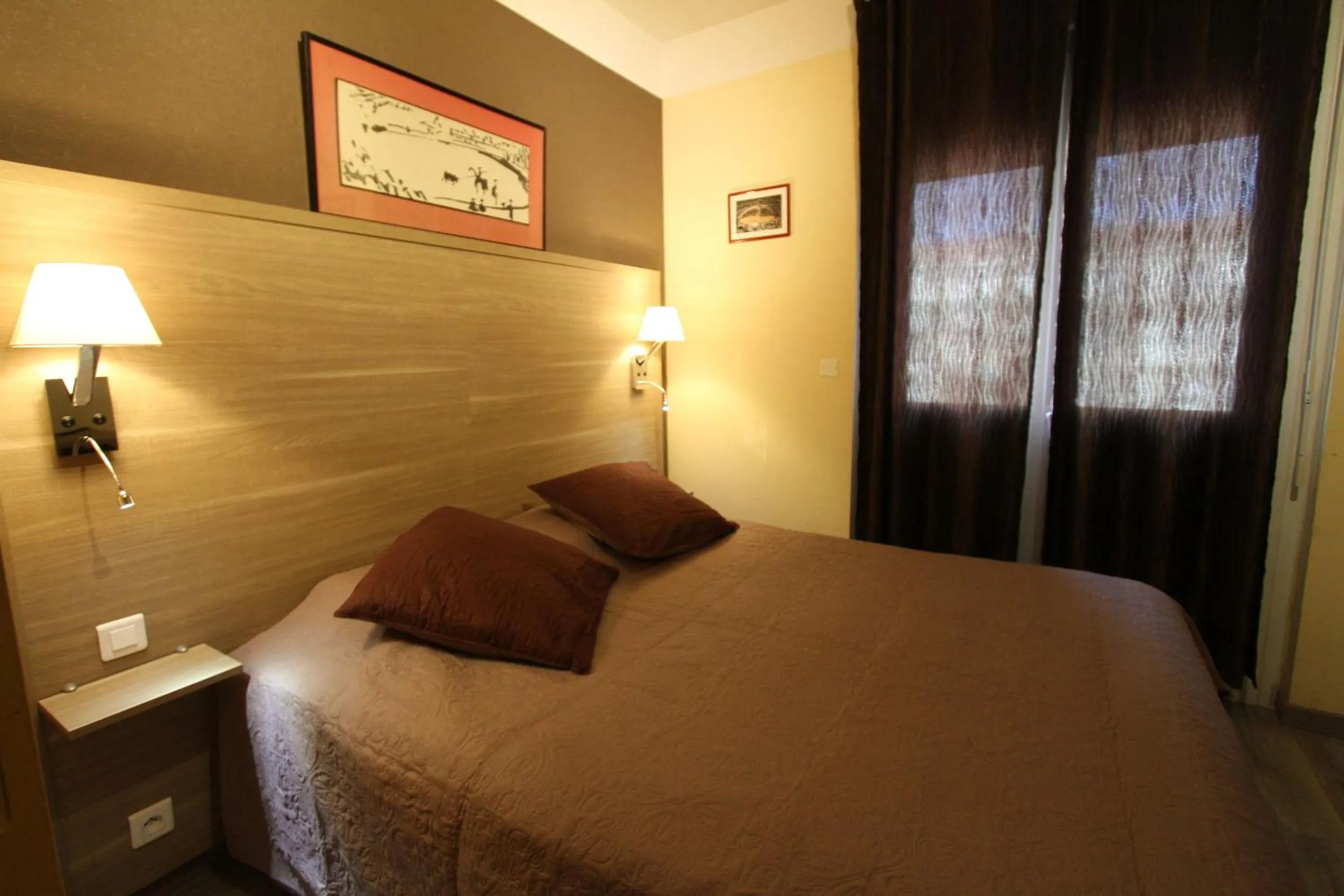 Bed in Le Provençal