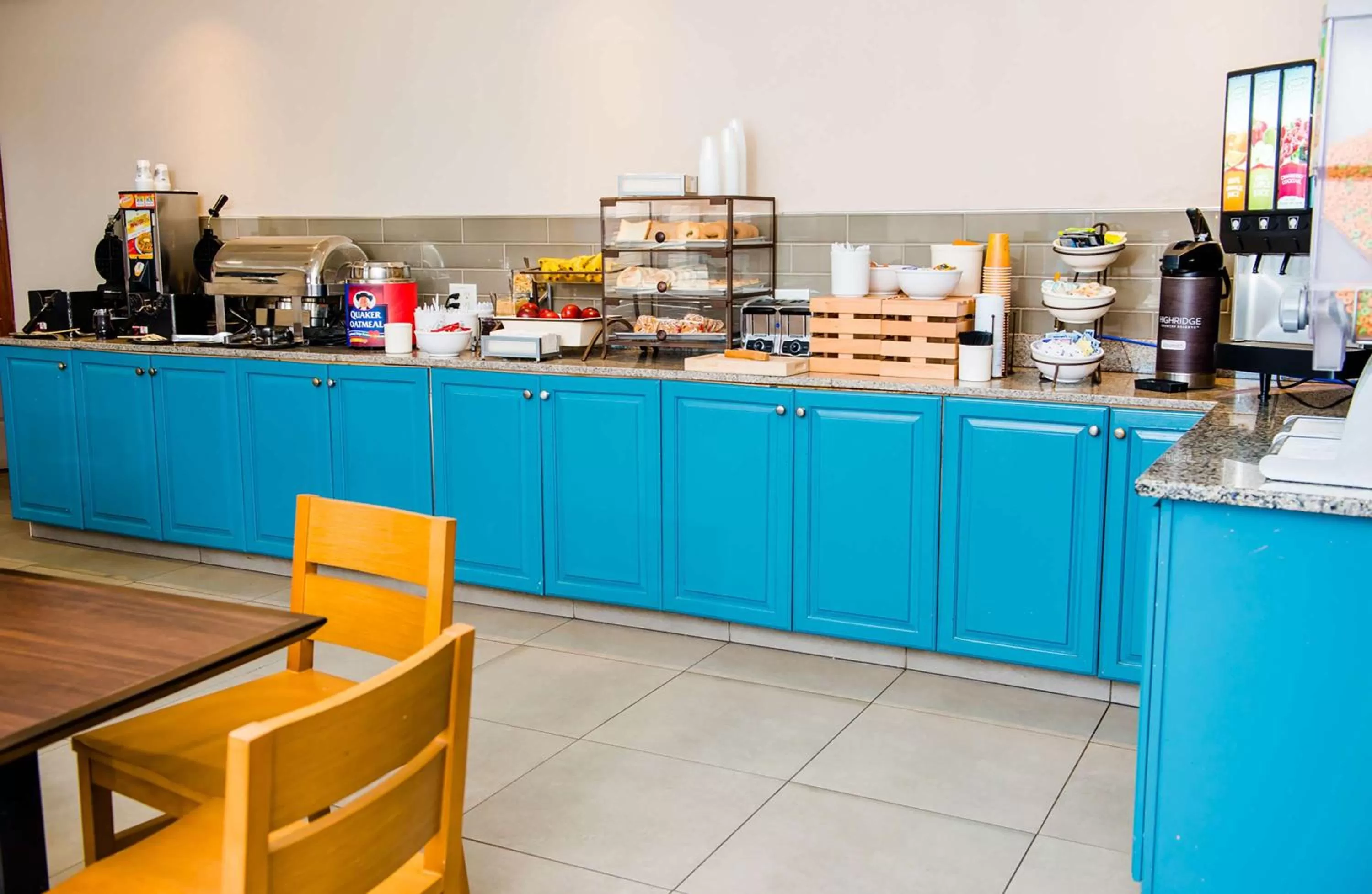 Restaurant/Places to Eat in Country Inn & Suites by Radisson, Brockton (Boston), MA