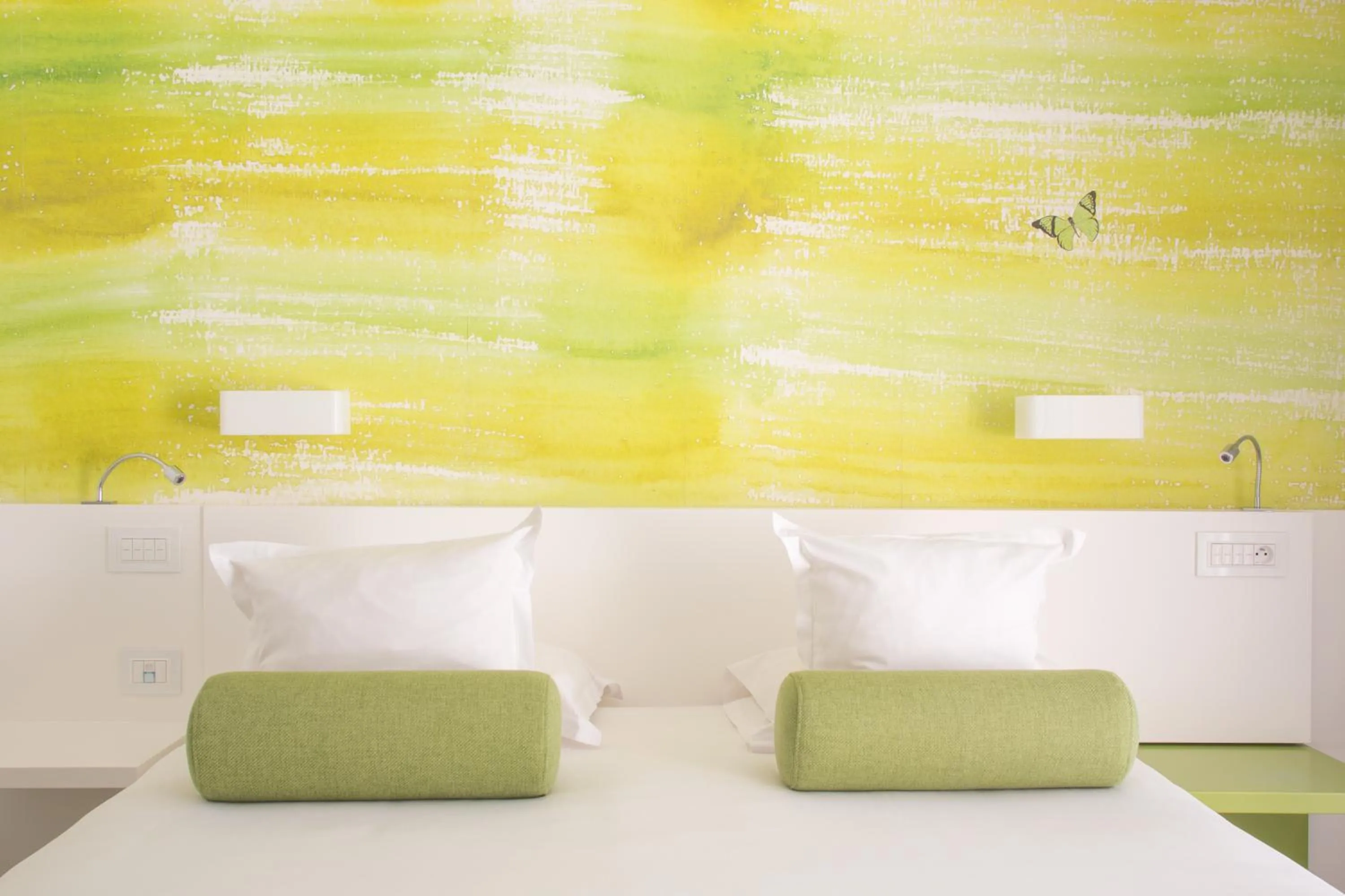 Bed in Hotel Restaurant La Vague de Saint Paul