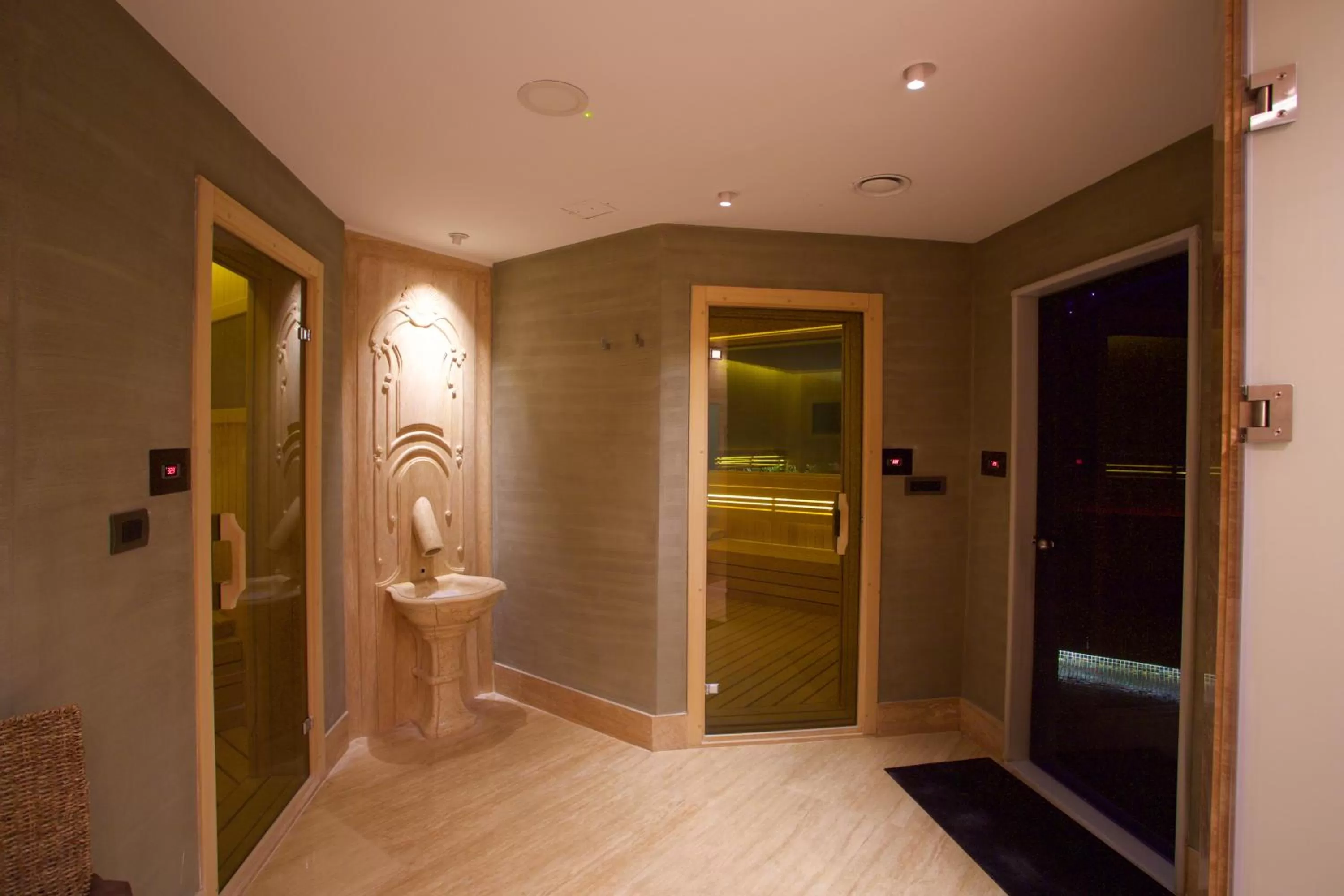 Sauna in Dosso Dossi Hotels & SPA Downtown
