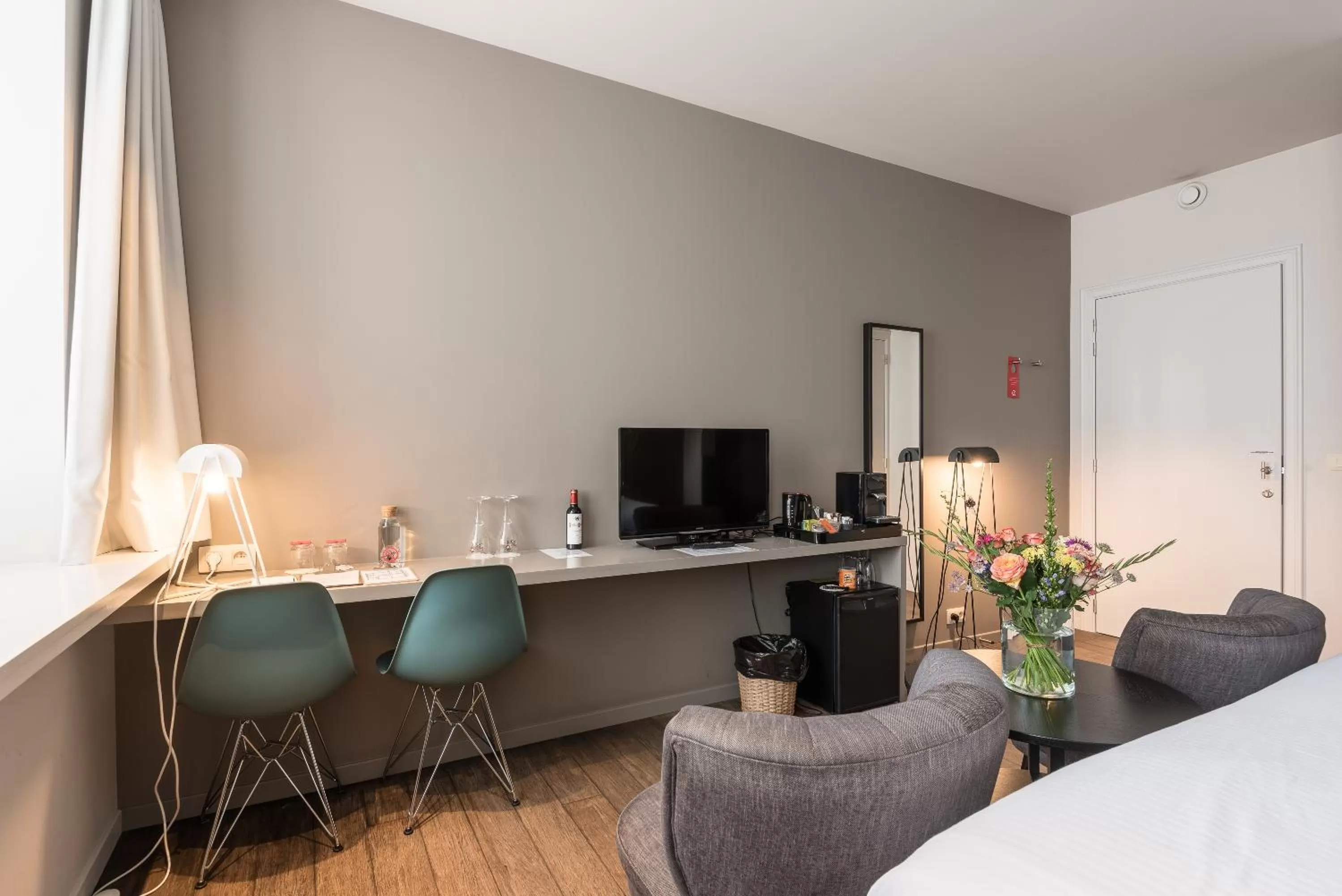 Communal lounge/ TV room, Bed in Zakske13 - Design Boutique B&B in Bruges city centre