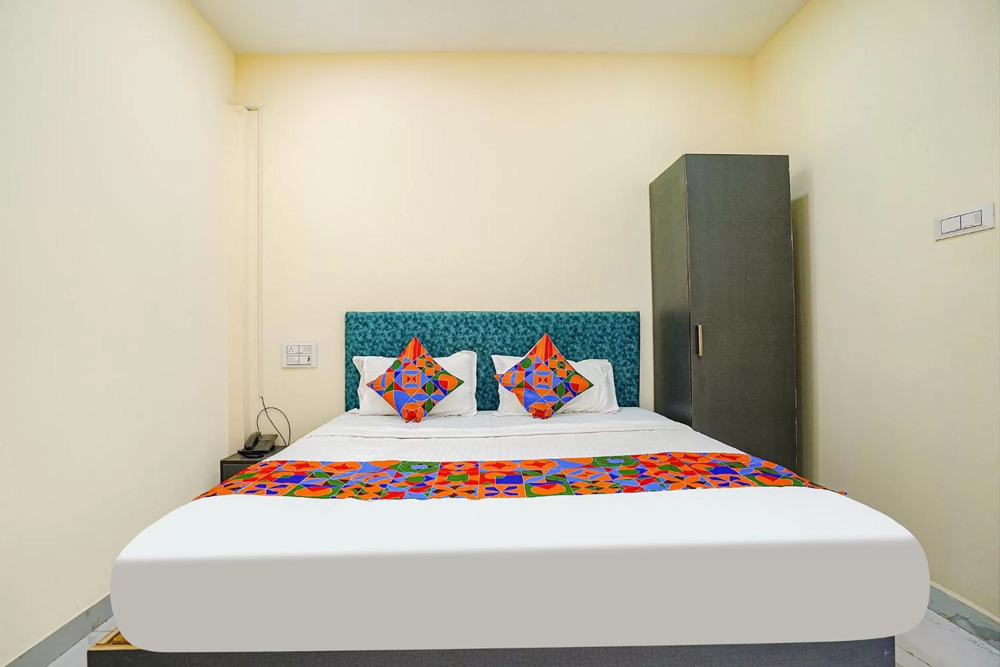 Bed in FabExpress IT Park, Pallikaranai