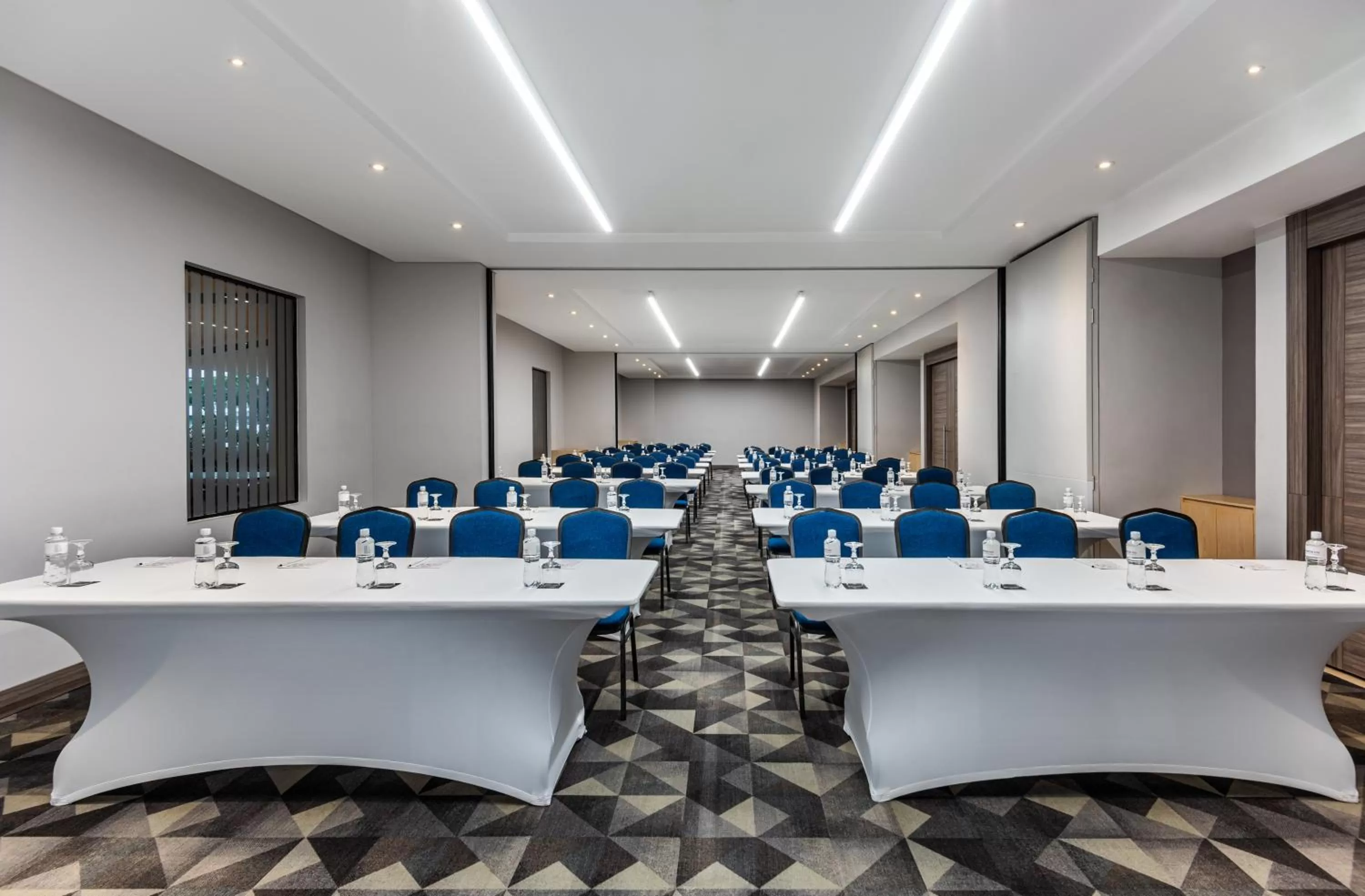 Business facilities in Cosmos 100 Hotel & Centro de Convenciones - Hoteles Cosmos