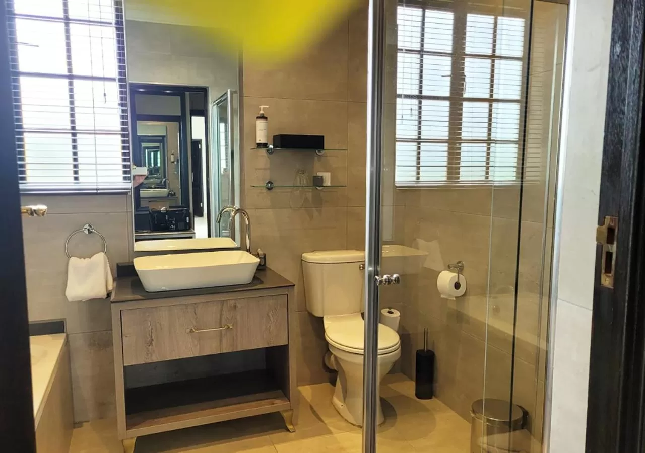 Bathroom in Kievits Kroon Gauteng Wine Estate