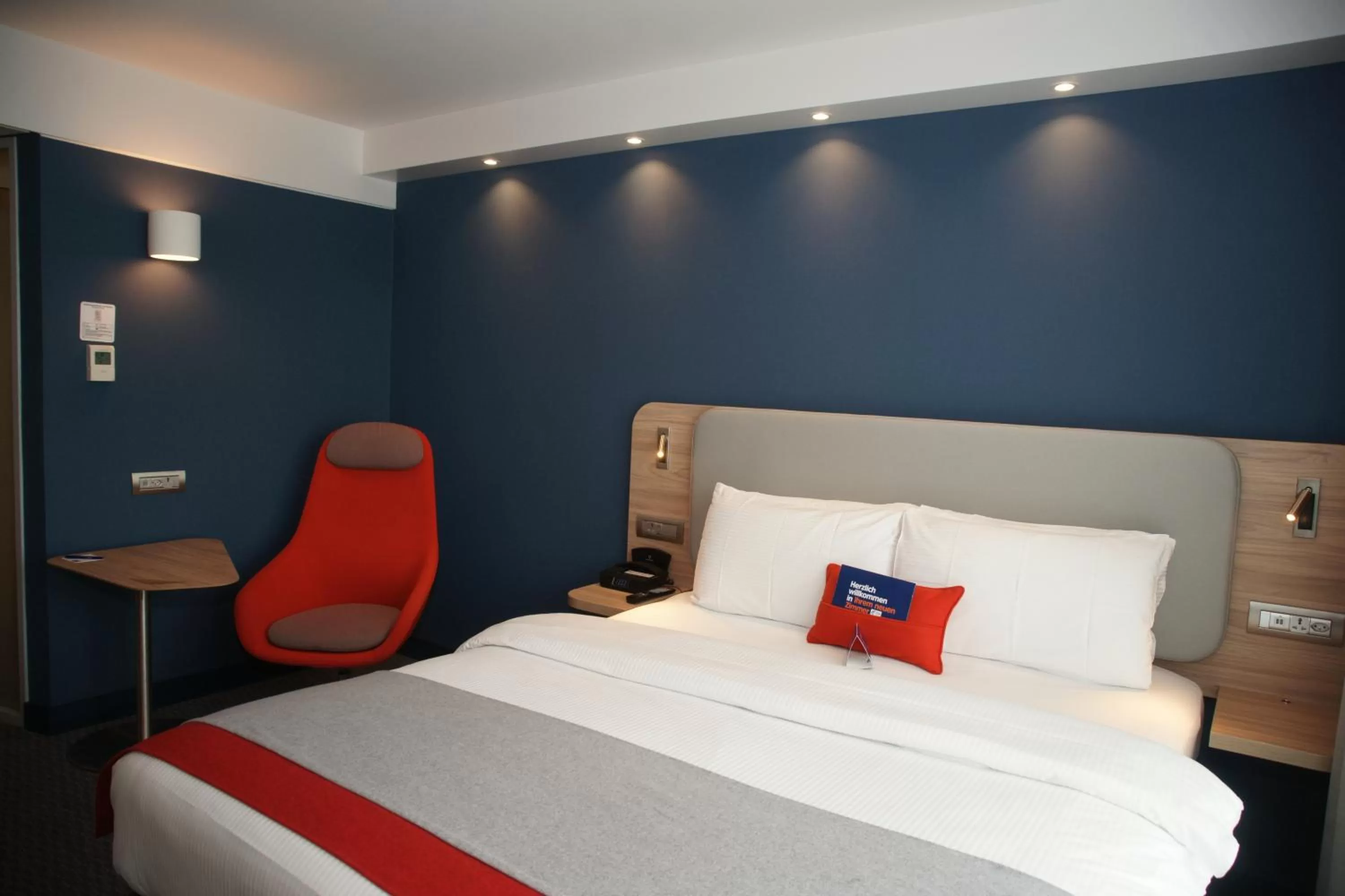 Holiday Inn Express Zürich Airport by IHG