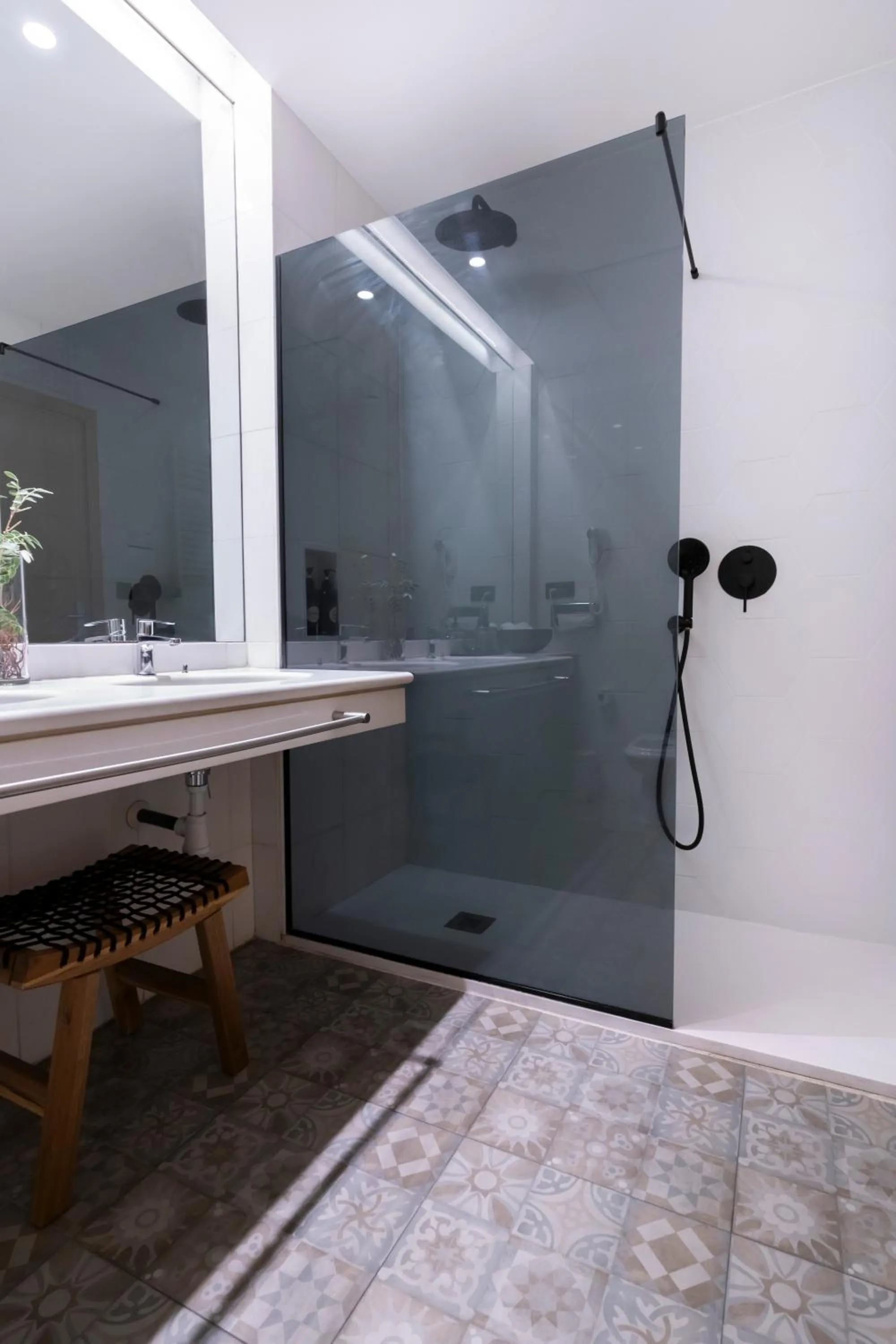 Shower in YOU & CO. J. Botánico Boutique