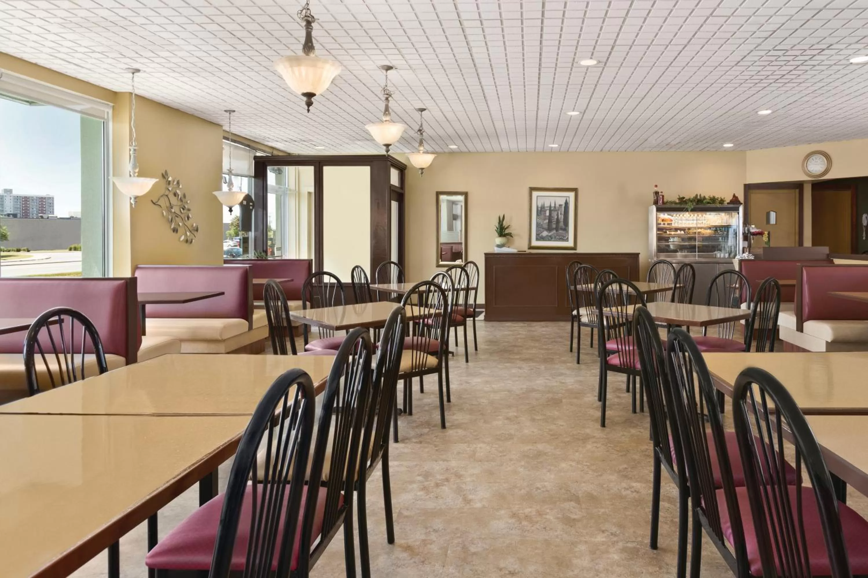 Restaurant/places to eat in Days Inn by Wyndham London