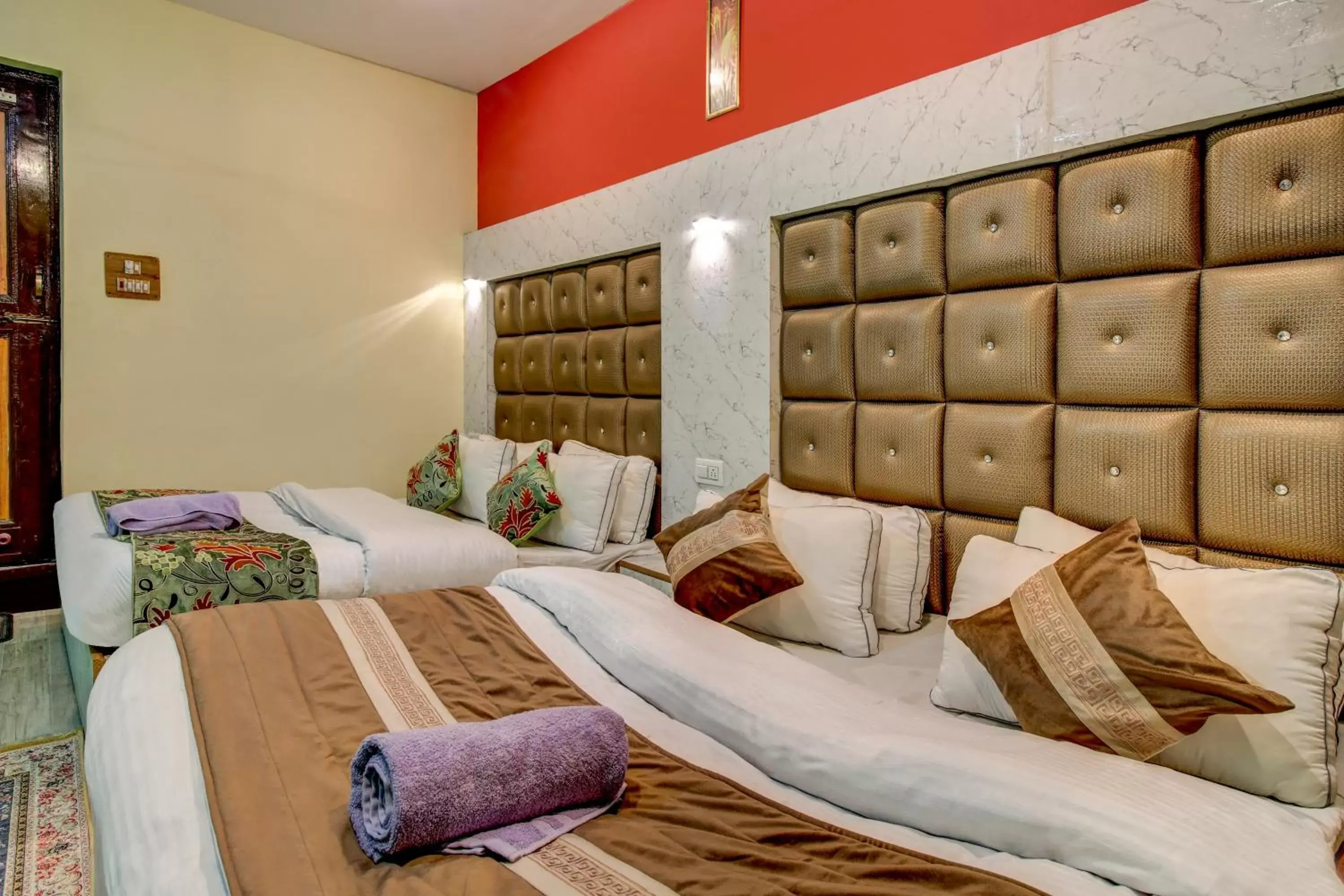 Classic Quadruple Room in HOTEL ROYAL HAMEED Classic Quadruple Room in HOTEL ROYAL HAMEED