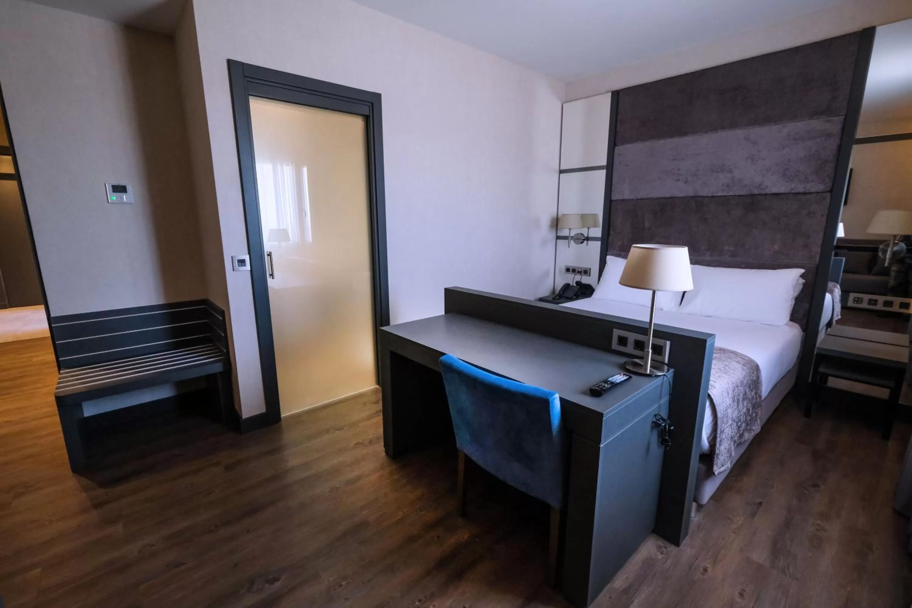 Photo of the whole room, Kitchen/Kitchenette in LD Sevilla