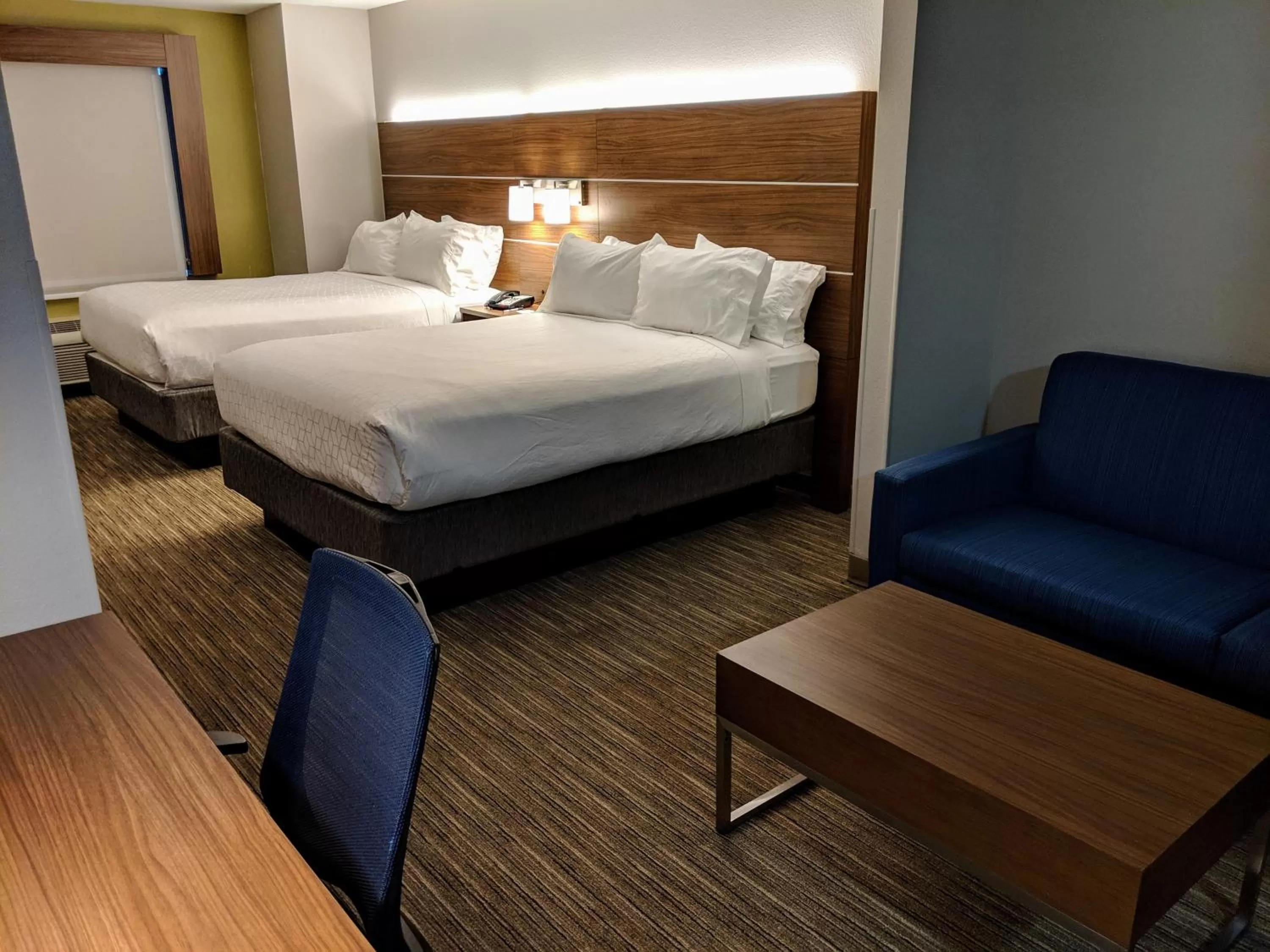 Photo of the whole room, Bed in Holiday Inn Express Hotel & Suites Claypool Hill -Richlands Area by IHG