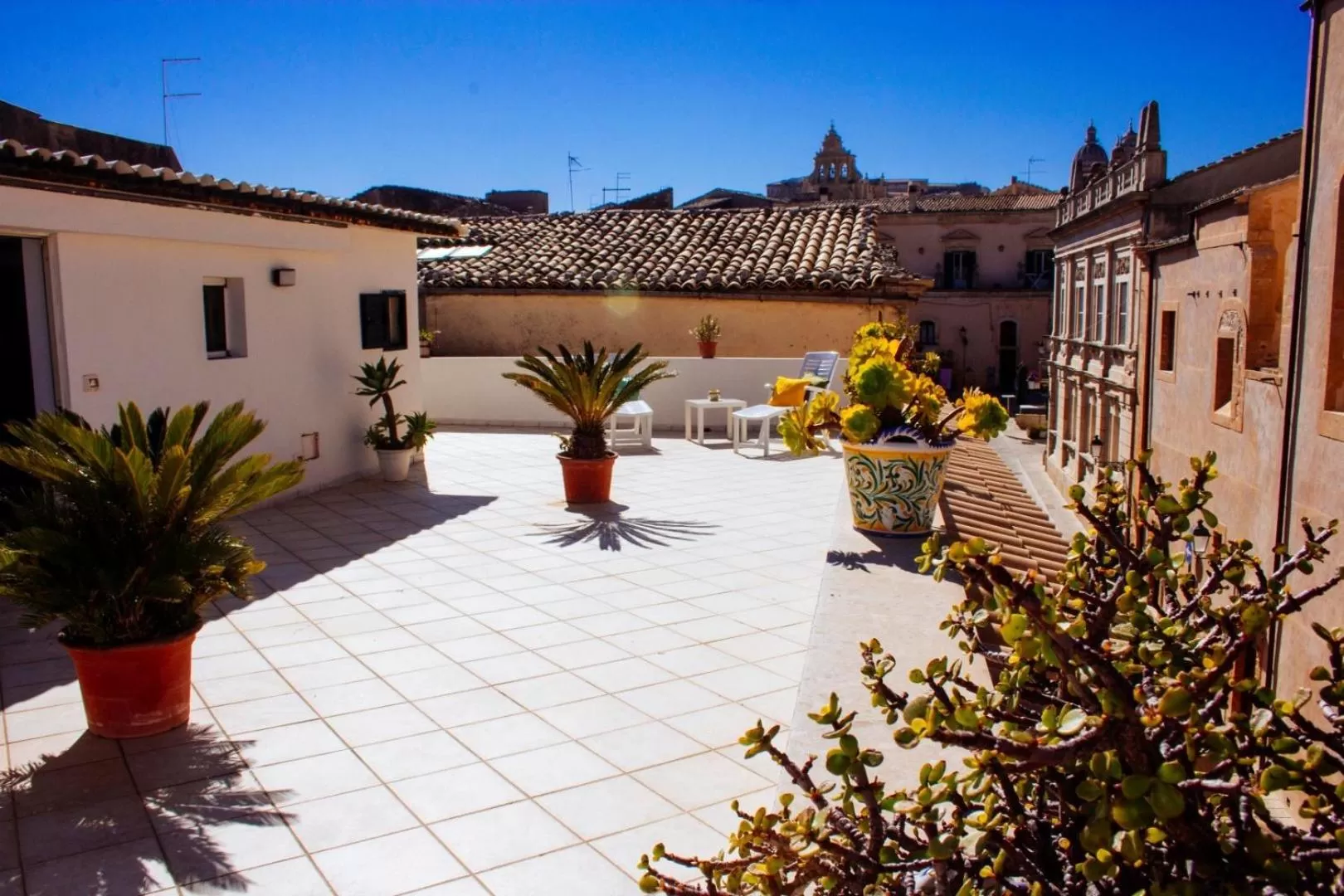 Balcony/Terrace in B&B Loft Famiglia Arezzo