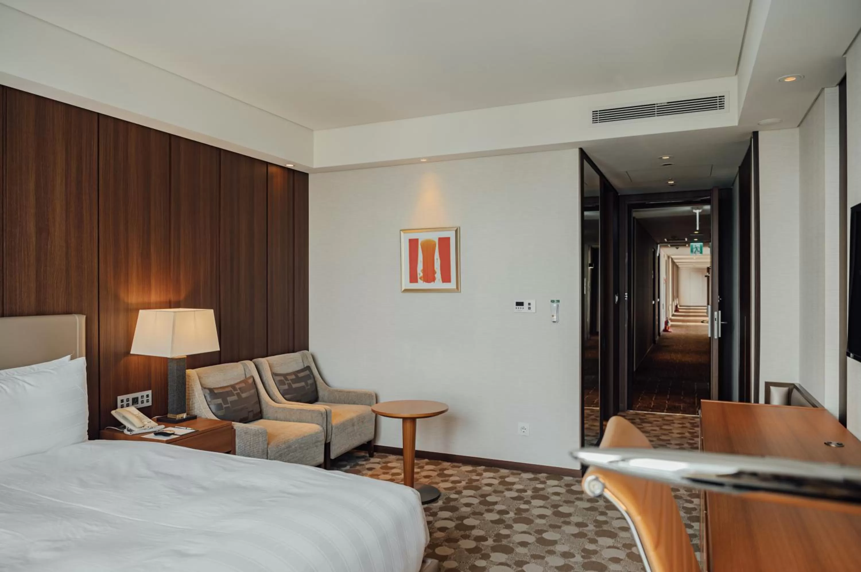 Decorative detail, Bed in LOTTE CITY HOTEL Daejeon