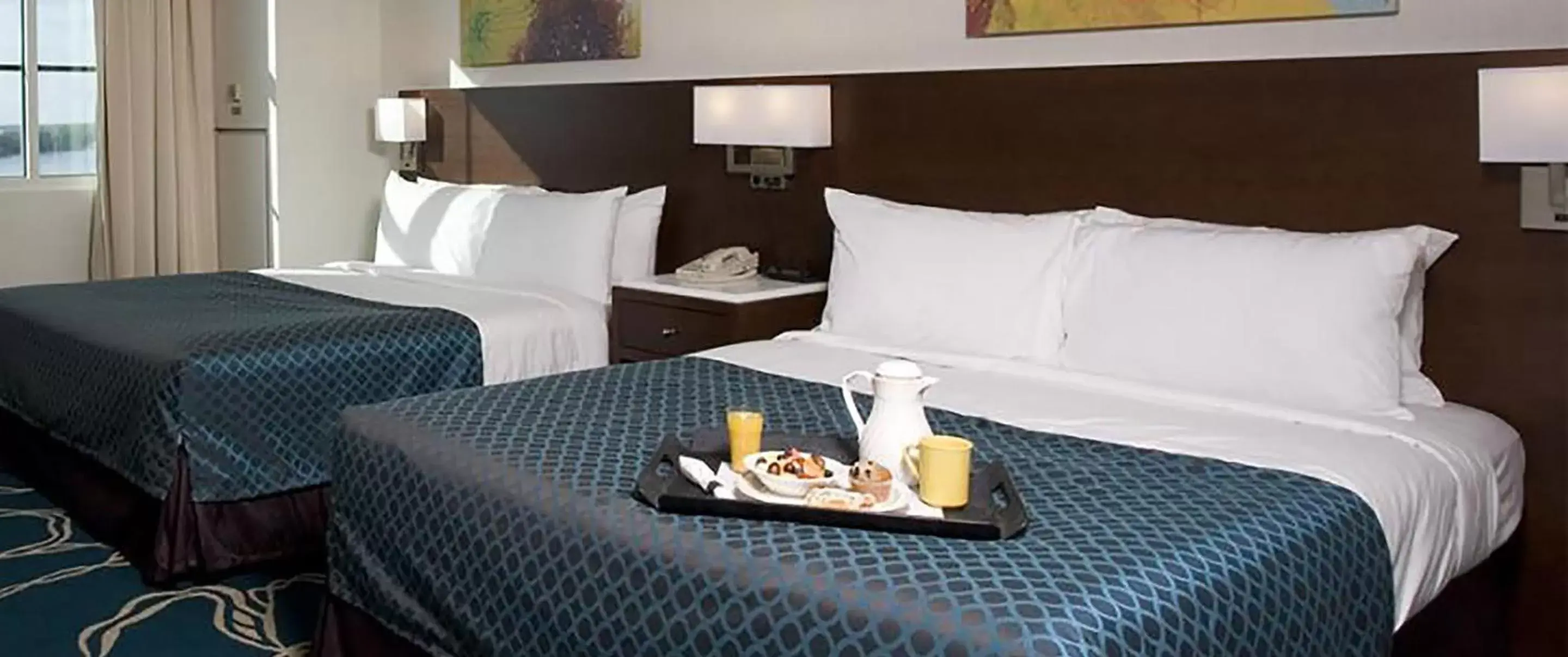 Queen Room with Two Queen Beds - Non-Smoking in Bally's Evansville Casino & Hotel Queen Room with Two Queen Beds - Non-Smoking in Bally's Evansville Casino & Hotel