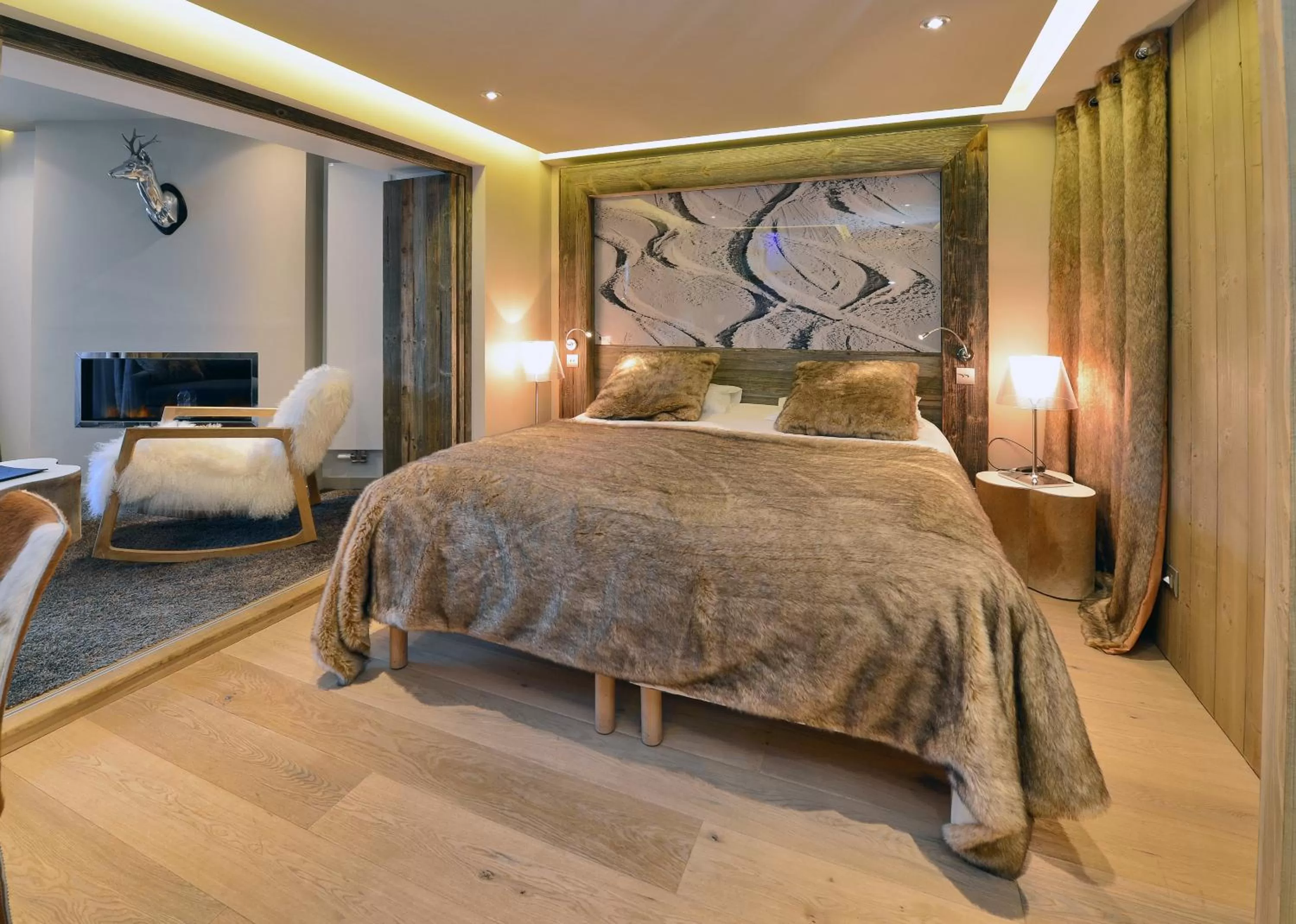 Superior Double Room with Lounge Mountain View in Hotel Tsanteleina