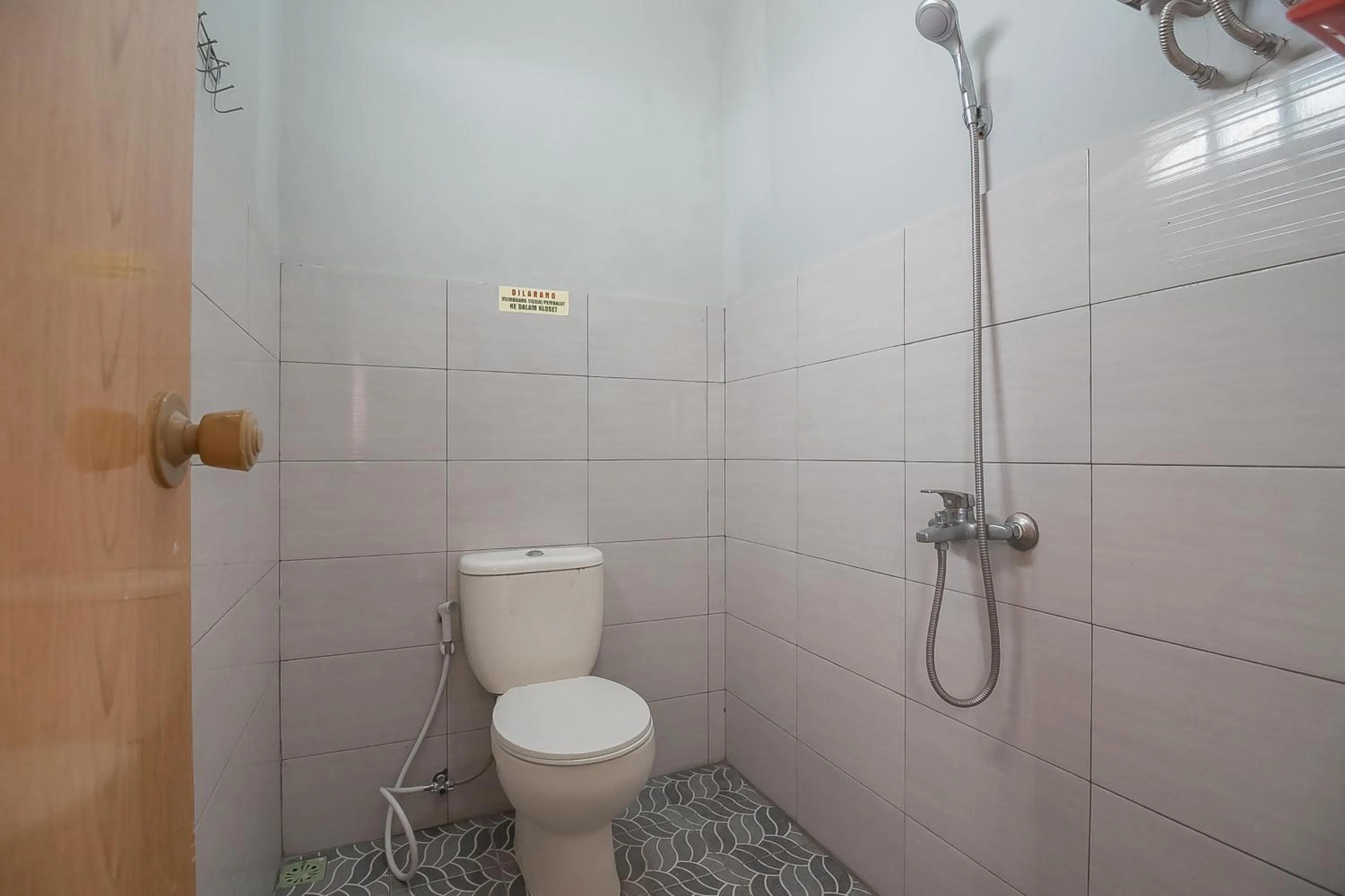 Bathroom in RedDoorz near Happy Farm Ciwidey