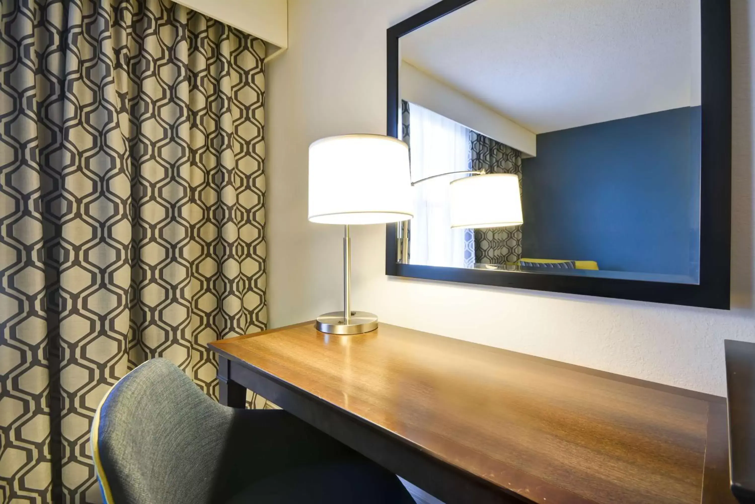 King Room - Non-Smoking in Hampton Inn Sarasota I-75 Bee Ridge King Room - Non-Smoking in Hampton Inn Sarasota I-75 Bee Ridge