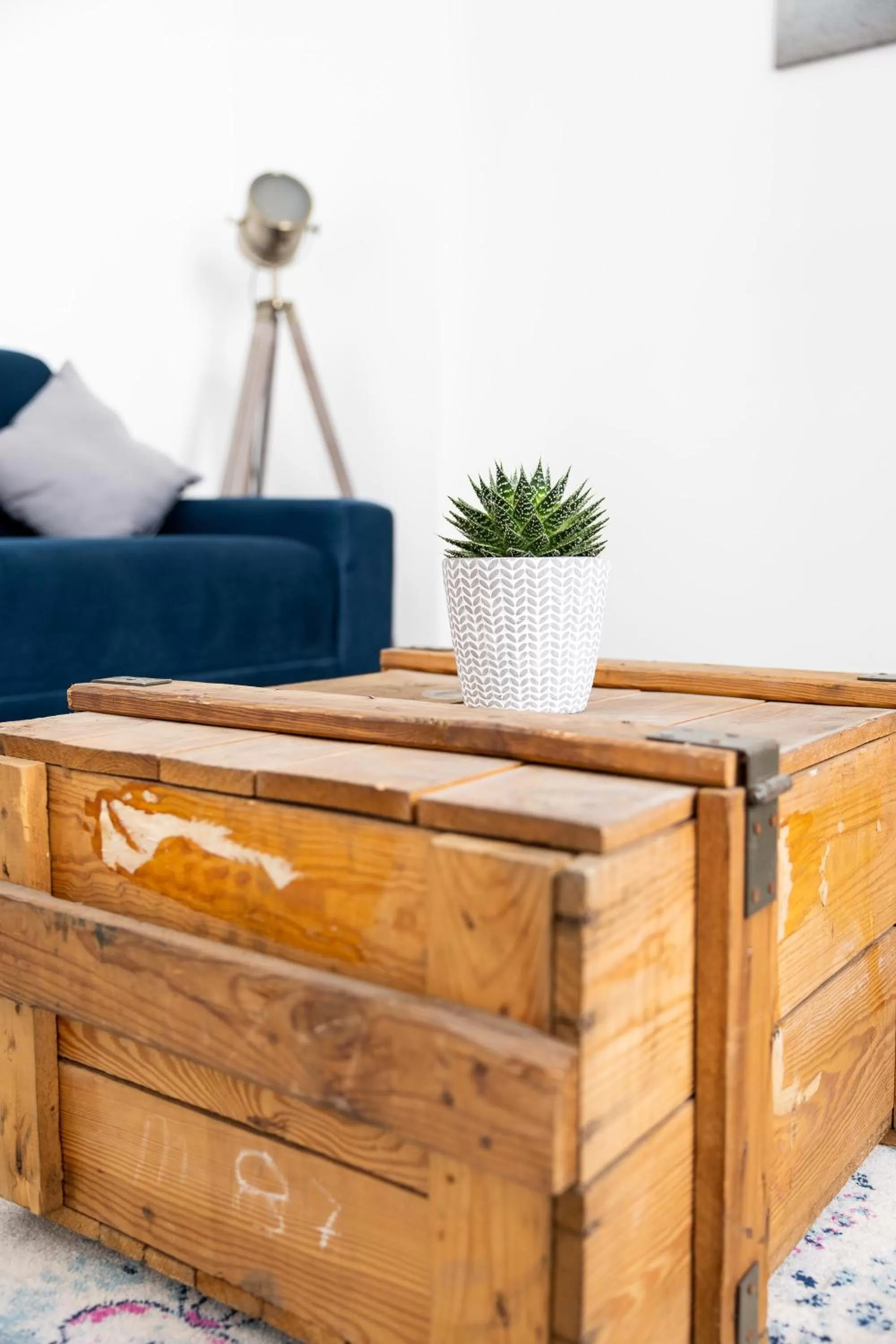Decorative detail, Bed in Apartments am Neuen Theater - Altstadt - Zentral - Küche - Wifi - Powered by Ko-Living