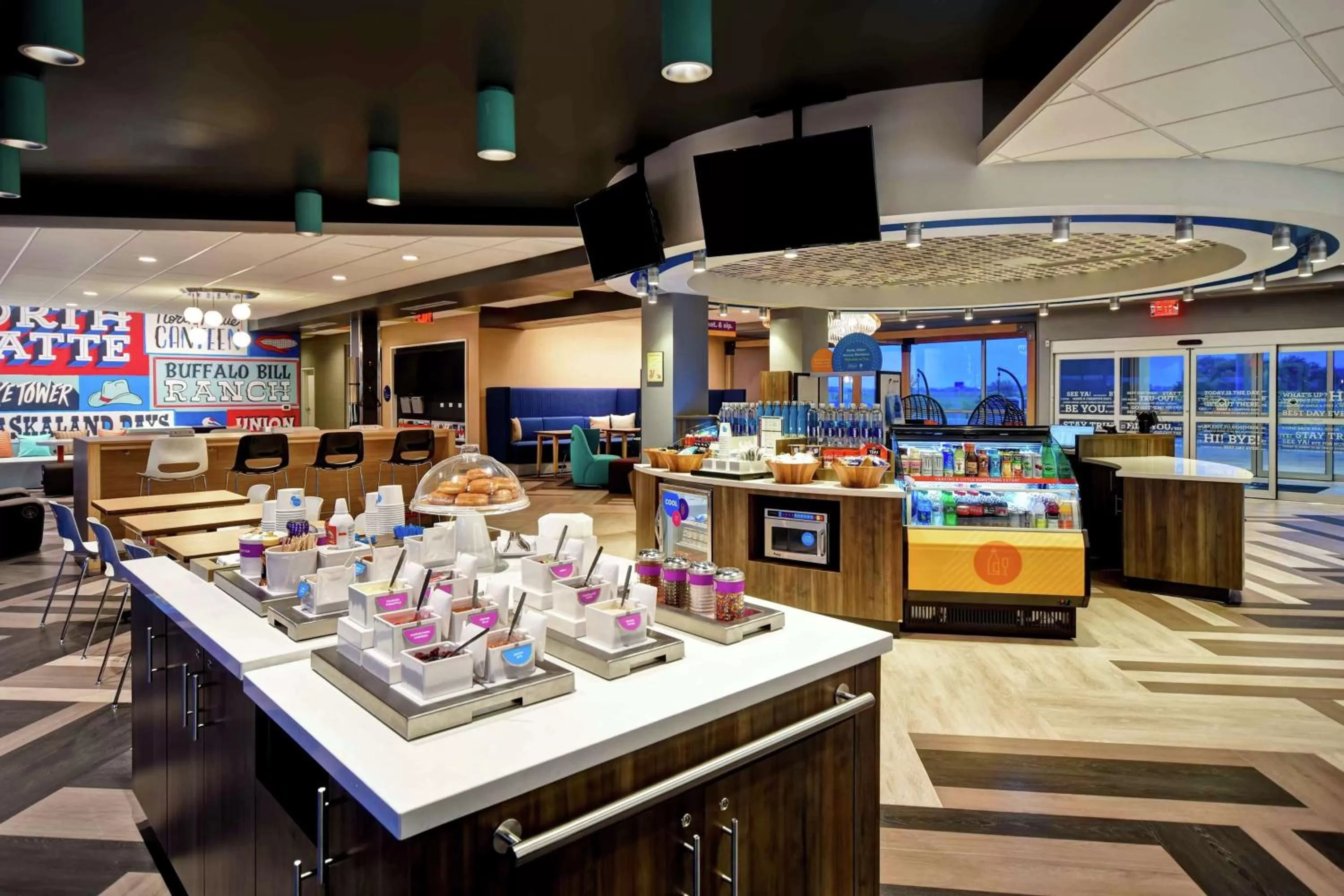 Communal lounge/ TV room in Tru By Hilton North Platte