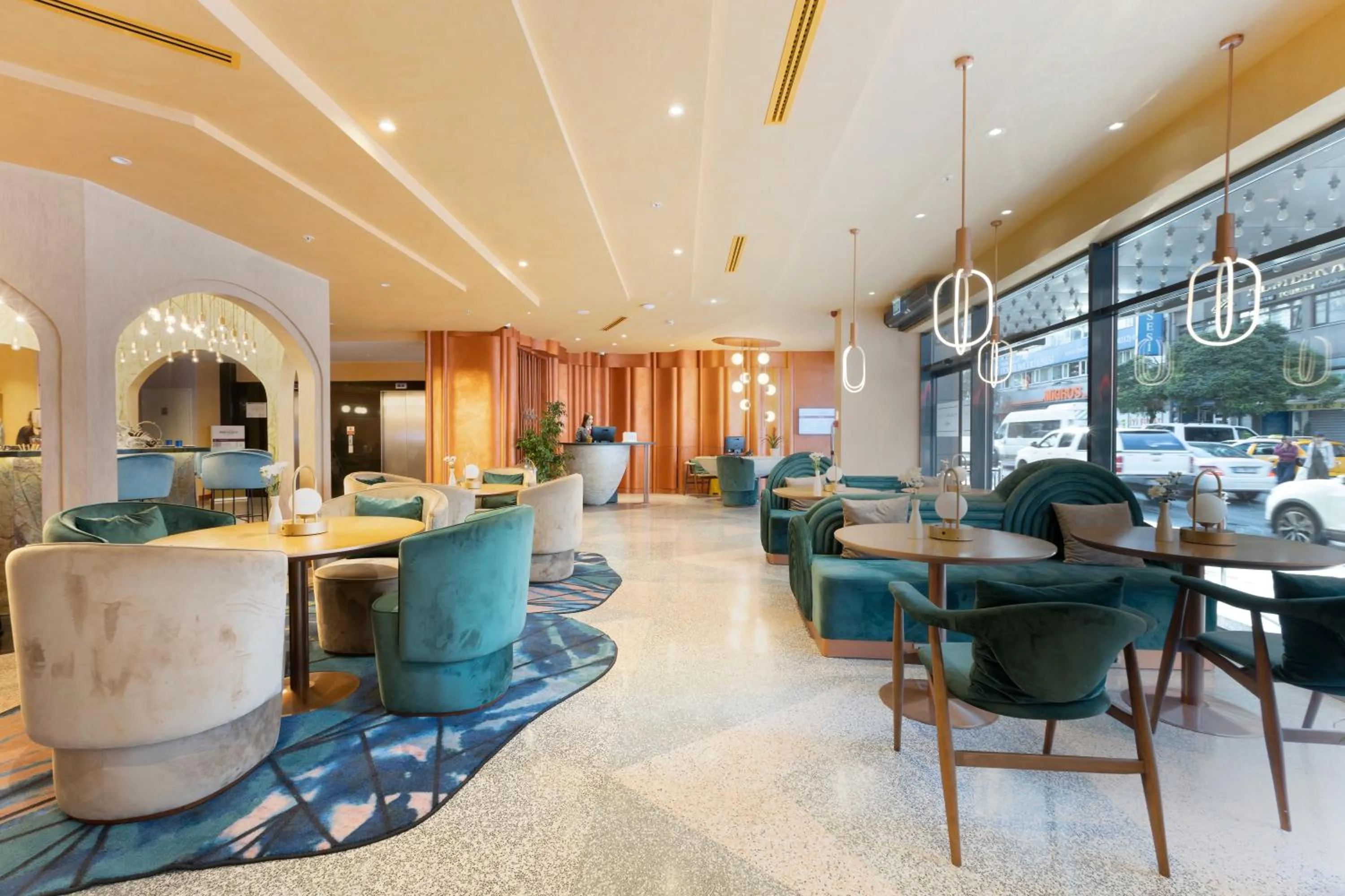 Living room in Mercure Istanbul Bakirkoy