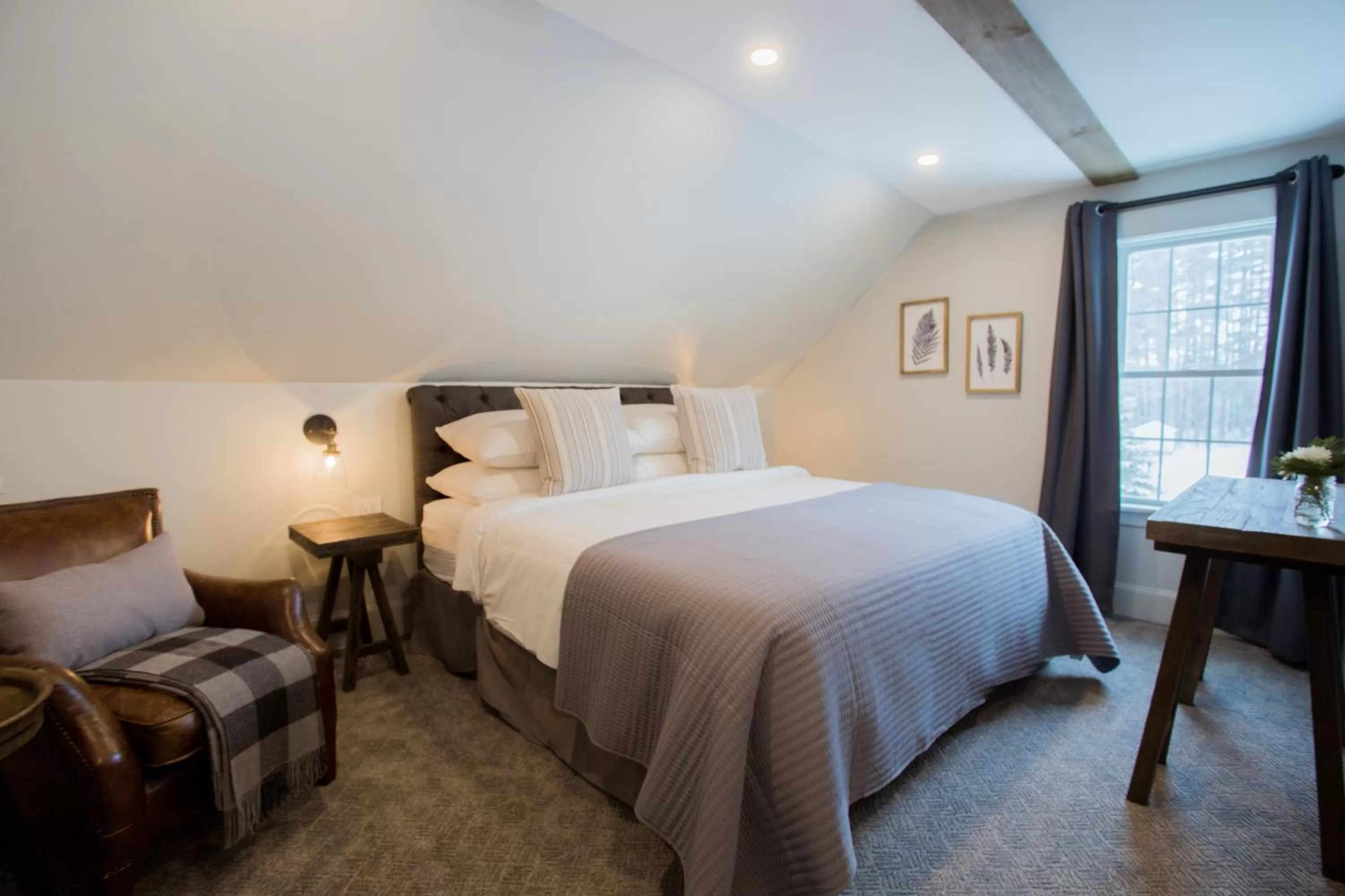 Bedroom in Mountain Meadows Lodge